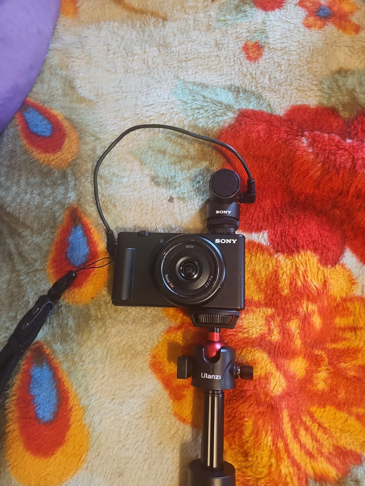Sony Vlogger Shotgun Microphone ECM-G1, Auxiliary customer photo 1