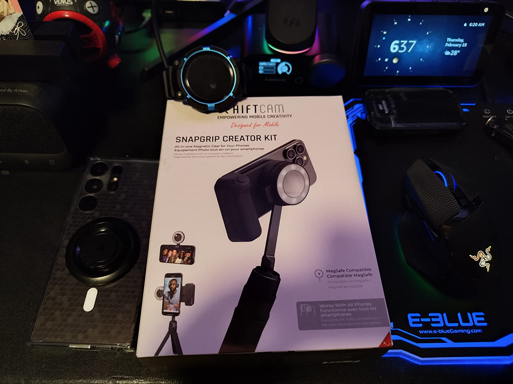 ShiftCam SnapGrip Creator Kit for Content Creators - Includes SnapGrip, SnapLight, Tripod SnapPod - Vlogging Kit for iPhone & Android - Magnetic Mount | Midnight customer photo 1