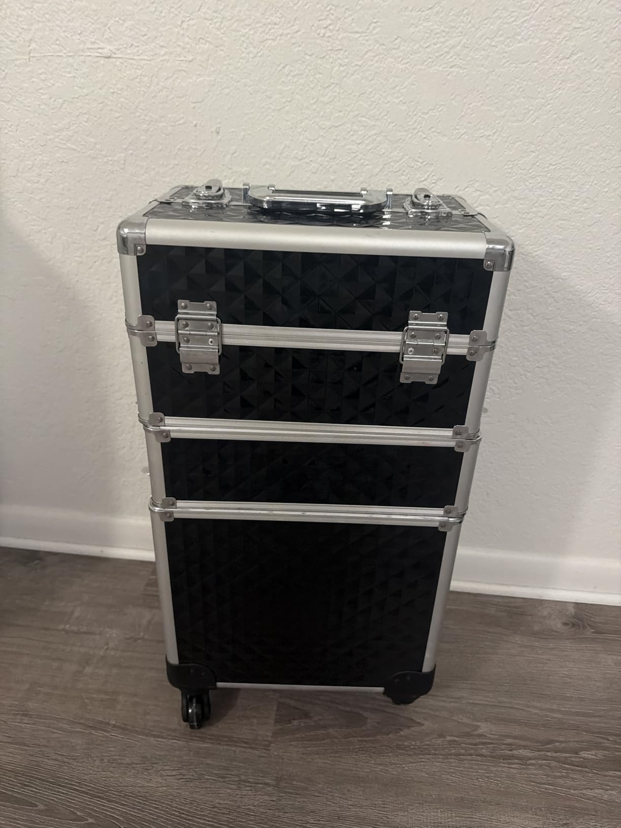 3 in 1 Professional Rolling Makeup Train Case Aluminum Trolley Case with 360° Rotation Wheels for Makuep Artist Cosmetic Suitcase Organizer with Lock and Key Diamond Pattern - Black customer photo 1