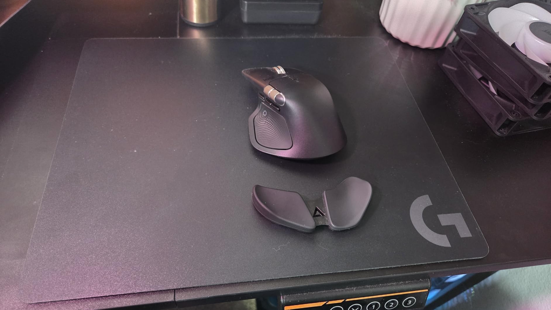 Logitech G440 Hard Gaming Mouse Pad, Optimized for Gaming Sensors, Moderate Surface Friction, Non-Slip Mouse Mat - Black customer photo 1
