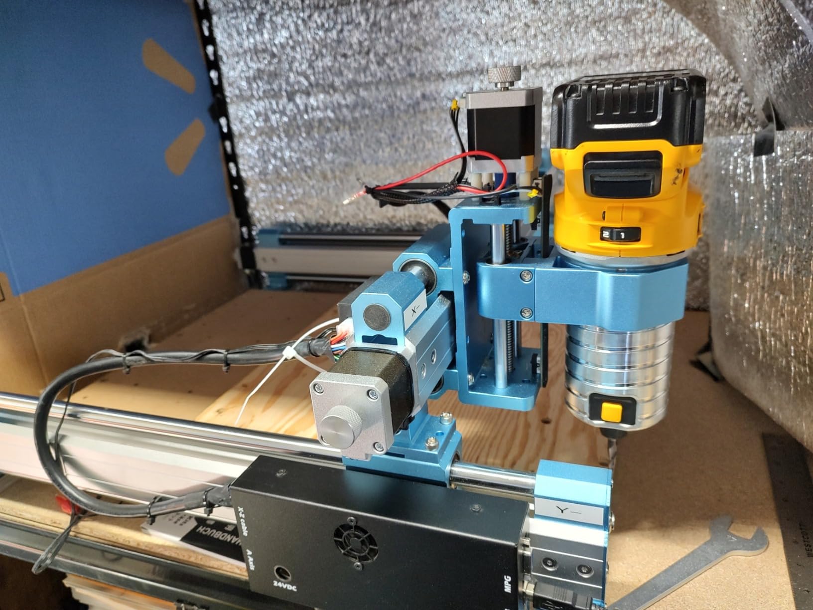 Genmitsu CNC Router Machine 4040-PRO for Metal Acrylic Cutting Milling, GRBL Control, Lead Screw Driven, 3 Axis Engraving, Working Area 15.7in x 15.7in x 3.1in customer photo 1