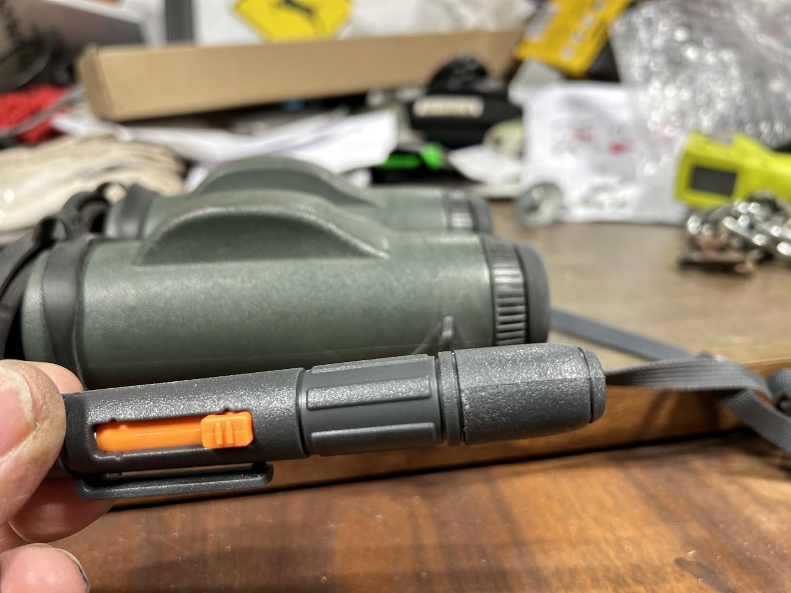 Carson C6 Series Reusable Compact Lens Cleaner with Dry Nano Particle Cleaning Formula with 13mm Round Tip and Retractable Brush (CS-35) customer photo 1