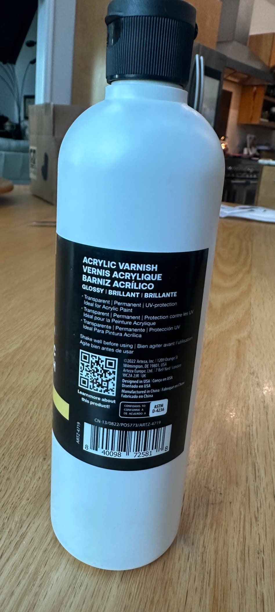 ARTEZA Satin Acrylic Varnish 12oz/355ml, UV-Protective, Clear Finish for Canvas, Wood & More - Protect Against Dust, Dirt and Scratches customer photo 1