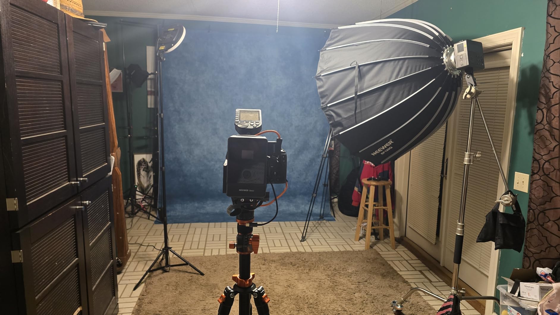 NEEWER 47.2inch/120cm Parabolic Softbox Quick Set up Quick Folding, with Diffusers/Honeycomb Grid/Bag, Compatible with Aputure 120d Light Dome Godox sl60w NEEWER RGB FS300 and Other Bowens Mount Lights customer photo 1