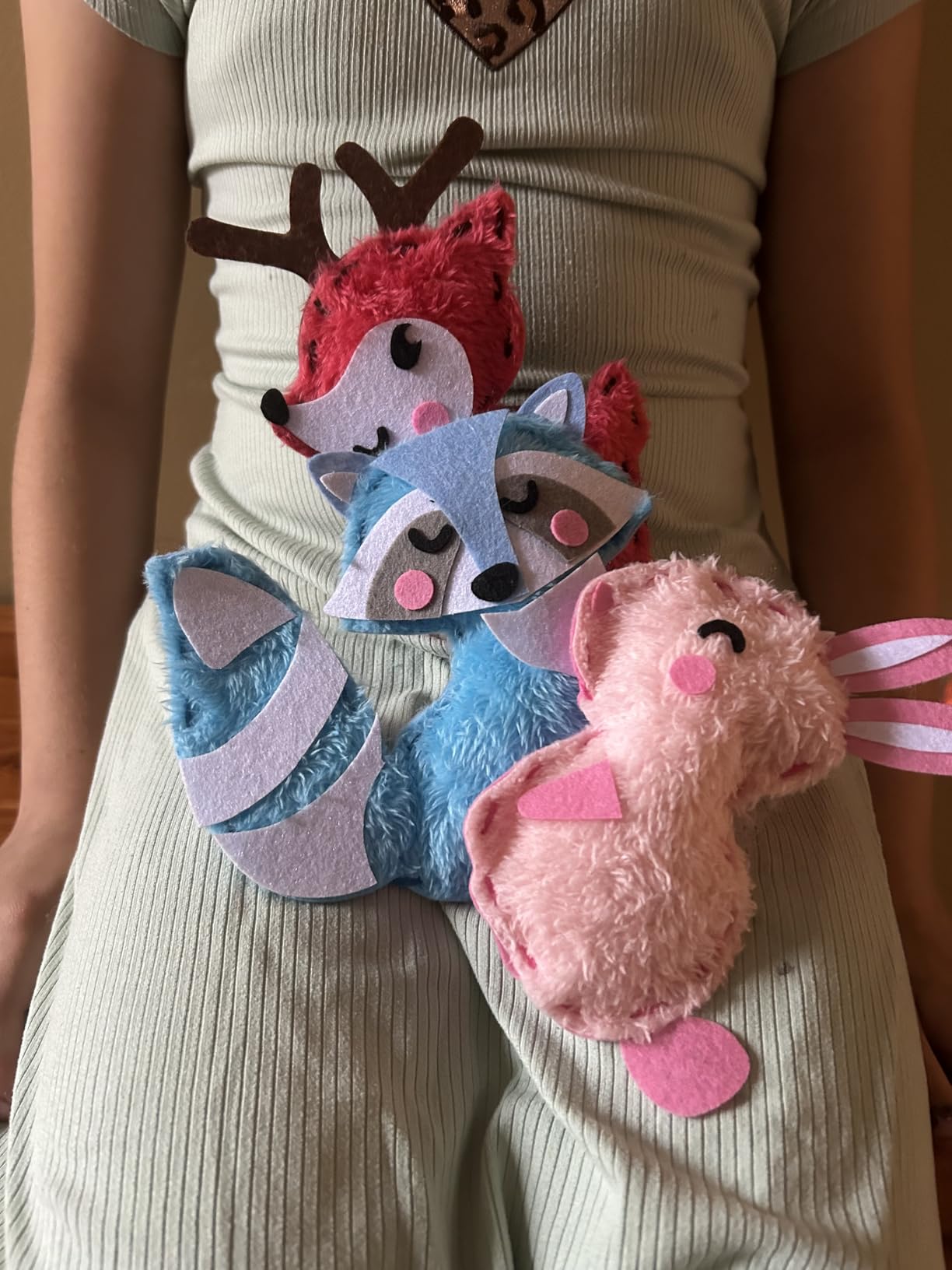KRAFUN Easy Sewing Kit for Beginner Kids Arts & Crafts, 8 Easy DIY Projects of Stuffed Animal Dolls of Puppies & Kittens, Dogs and Cats, Instructions & Felt, Gift for Girls, Boys, Learn to Sew customer photo 1