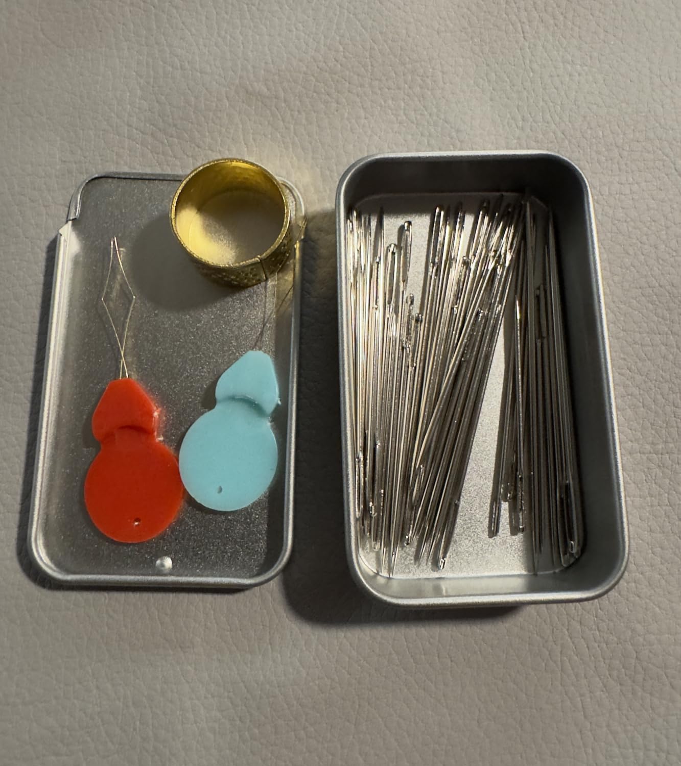 FIVEIZERO 80/40 PCS Premium Stainless Steel Sewing Needles, 7 Sizes Large Eye Sewing Sharp Needles with Threaders for Handsewing Art Crafts customer photo 2