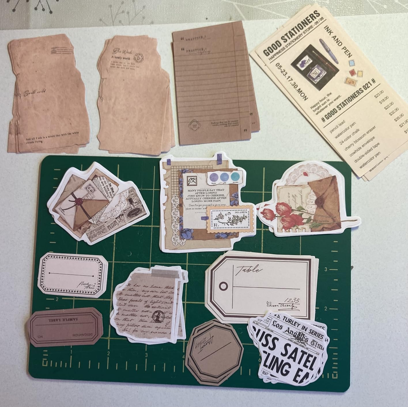 Teniinet 260 PCS Vintage Scrapbooking Supplies Aesthetic Journaling Kit,Large Collection for Bullet Junk Journals,Arts Craft Collage,Ephemera Adults,Beginners,Girls Teenage School Style(Flowers) customer photo 2