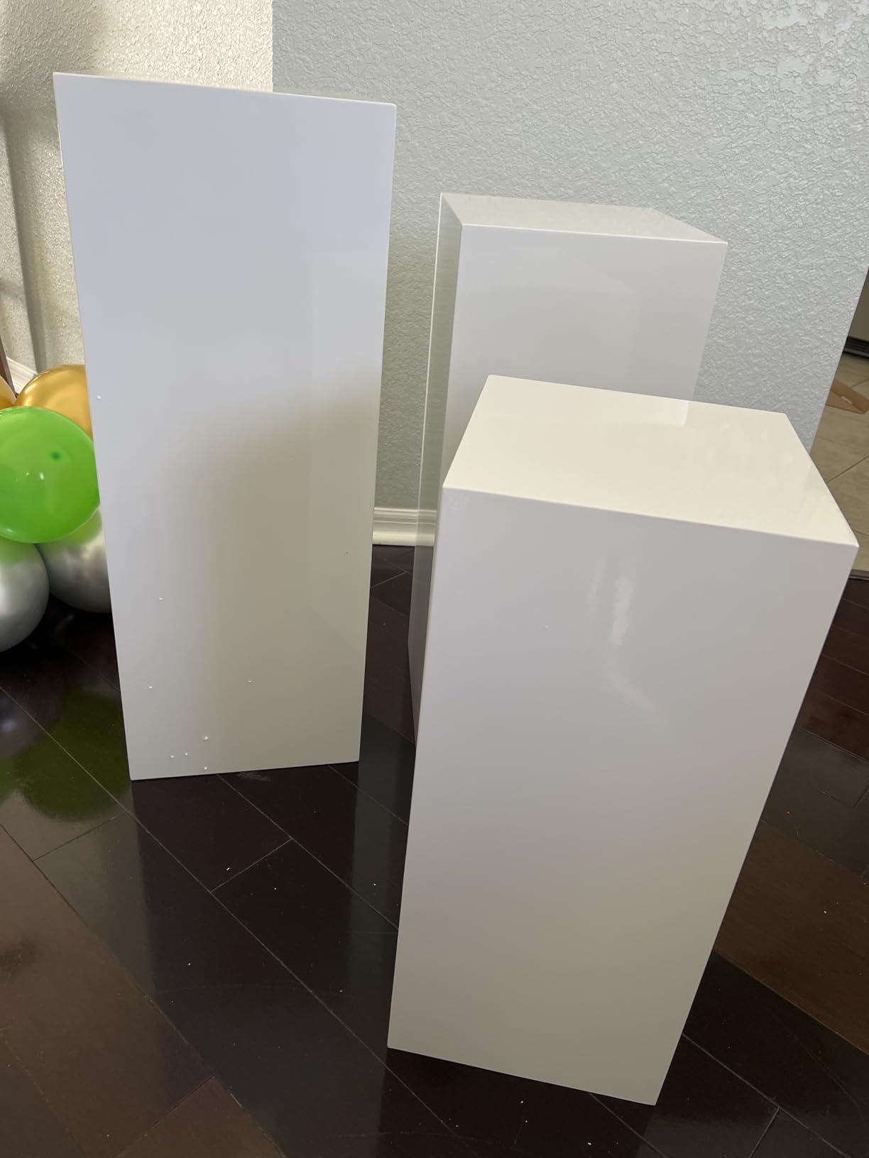 Vincidern 3PCs Metal Pedestal Stand for Party, White Display Stands Pillars for Wedding, Sculpture Display Column Decoration Cube customer photo 2