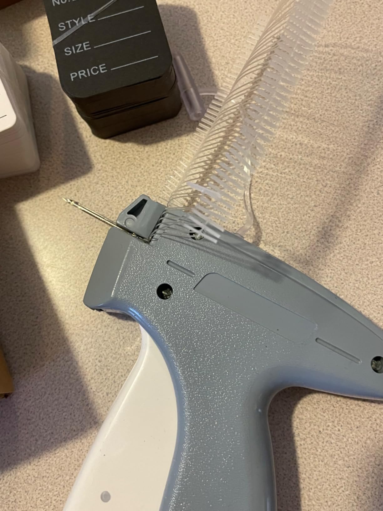 Tagging Gun for Clothing, Standard Tag Attacher Gun with 5 Steel Needles, 2000 pcs 2