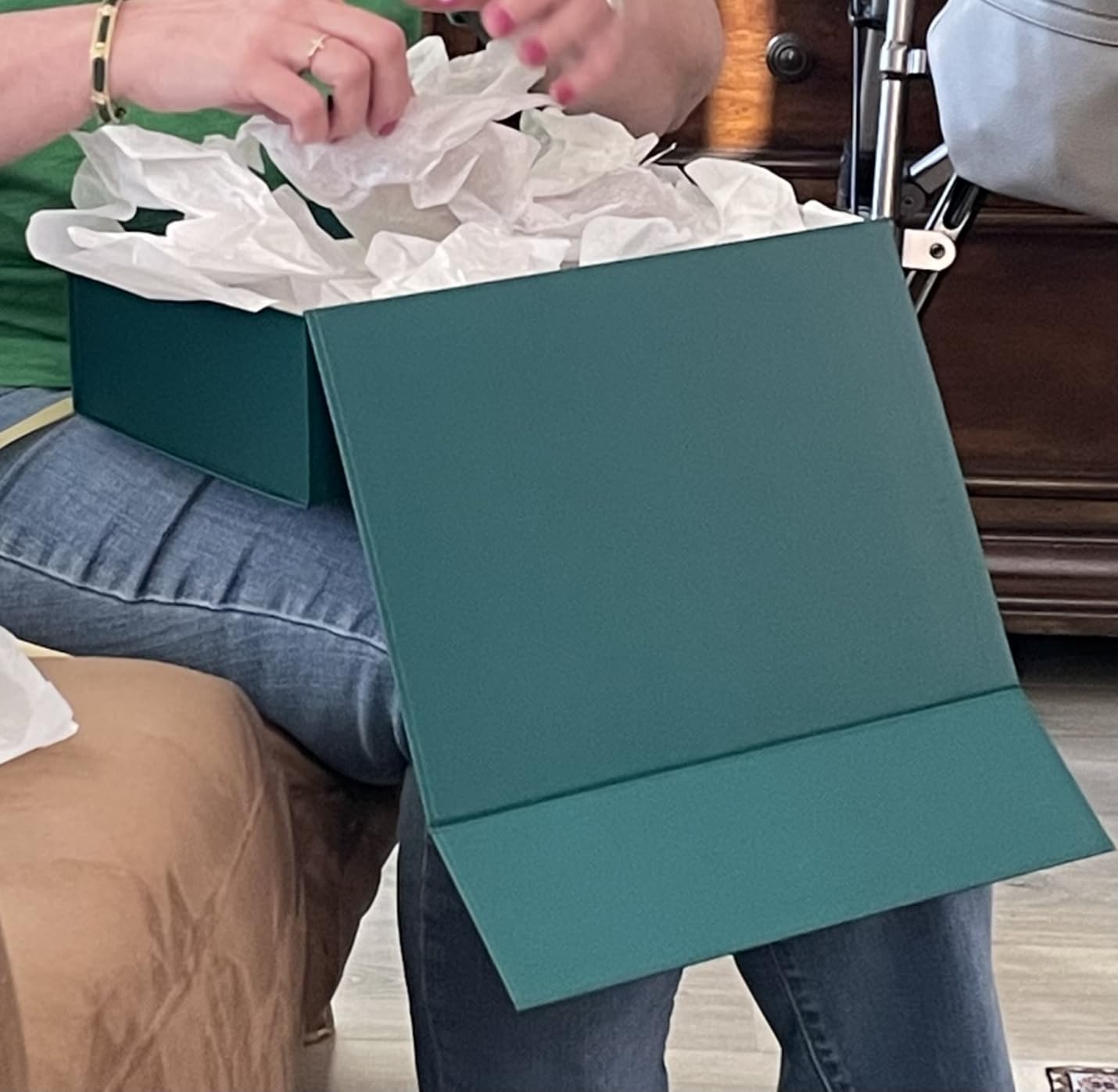 PSHVYM Gift Boxes with Lids, 11.5x7.8x3 In Forest Green Gift Box for Presents Magnetic Closure for T-Shirts, Gloves, Scarves, Books, Baby Clothes, Robes Clothing Gift Wrap, Contains Card, Ribbon customer photo 1