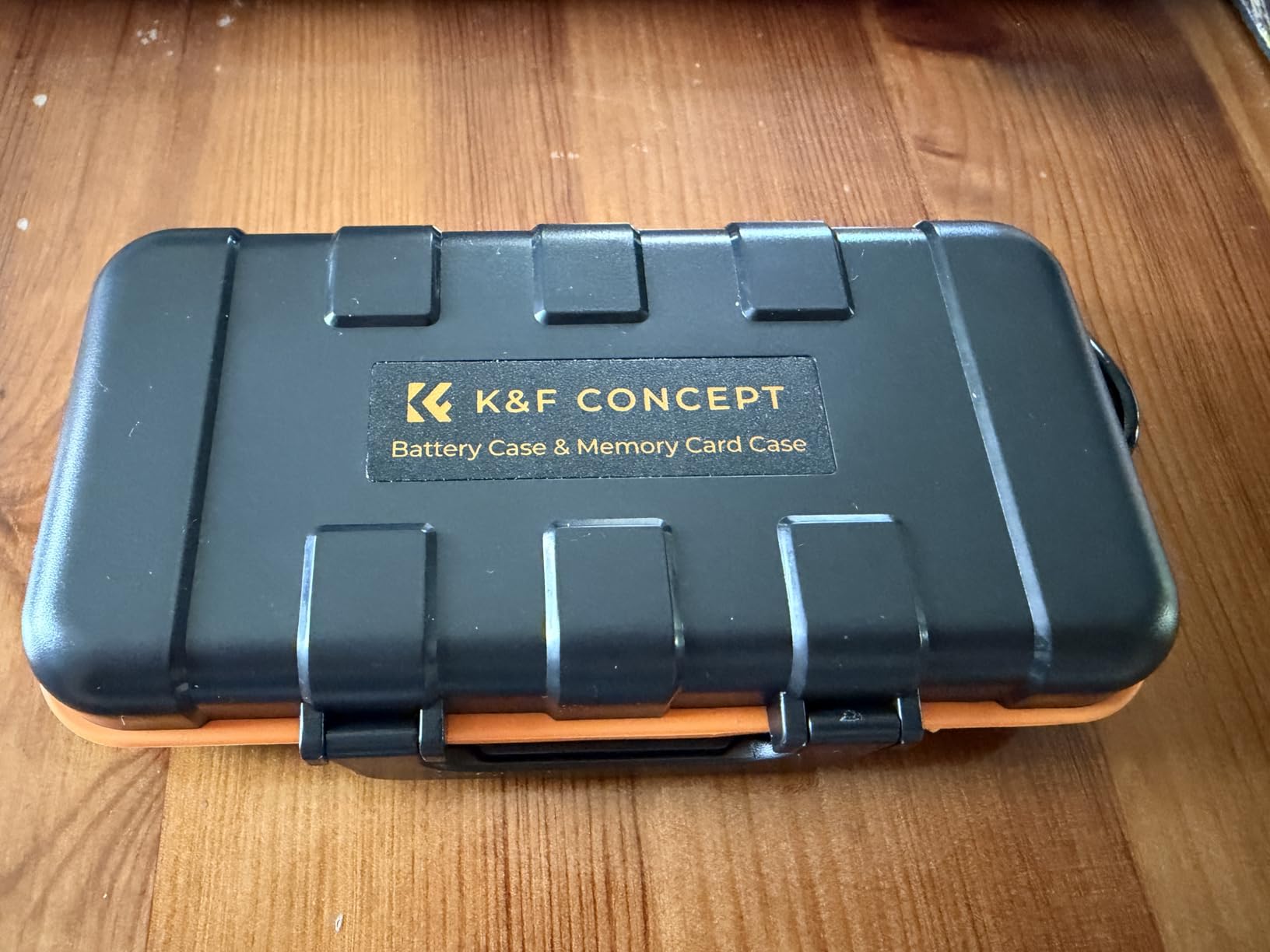 K&F CONCEPT Camera Battery SD Card Holder for 4 SD Cards/6 TF/2 CF/2 XQDs Cards, 2 Slots Battery Storage Case, Water-Resistant Anti-Shock Case for DSLRs, Action Camera Batteries for NP-FZ100 customer photo 1