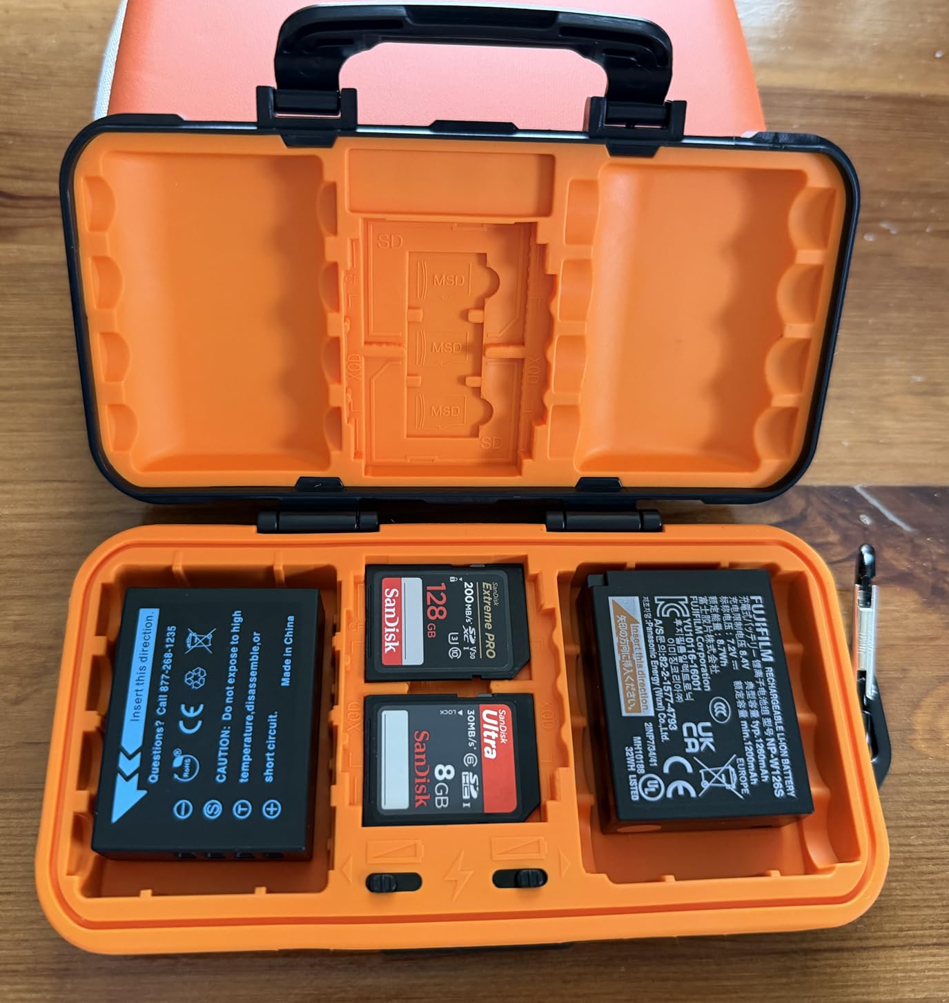 K&F CONCEPT Camera Battery SD Card Holder for 4 SD Cards/6 TF/2 CF/2 XQDs Cards, 2 Slots Battery Storage Case, Water-Resistant Anti-Shock Case for DSLRs, Action Camera Batteries for NP-FZ100 customer photo 2
