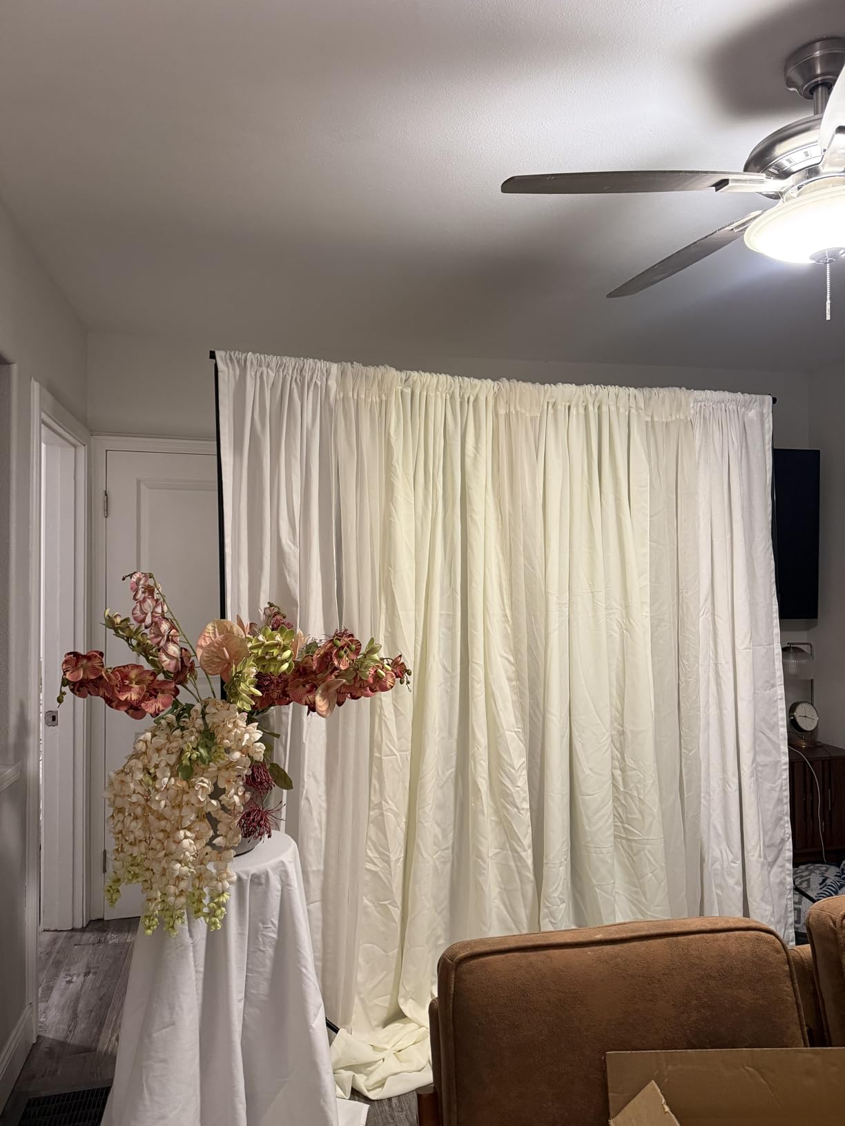 EMART Backdrop Stand 10x10ft(WxH) Photo Studio Adjustable Background Stand Support kit with 2 Crossbars, 8 Clamps, 2 Sandbags and Carry Bag for Parties, Events Decoration, Wedding, Photography customer photo 1