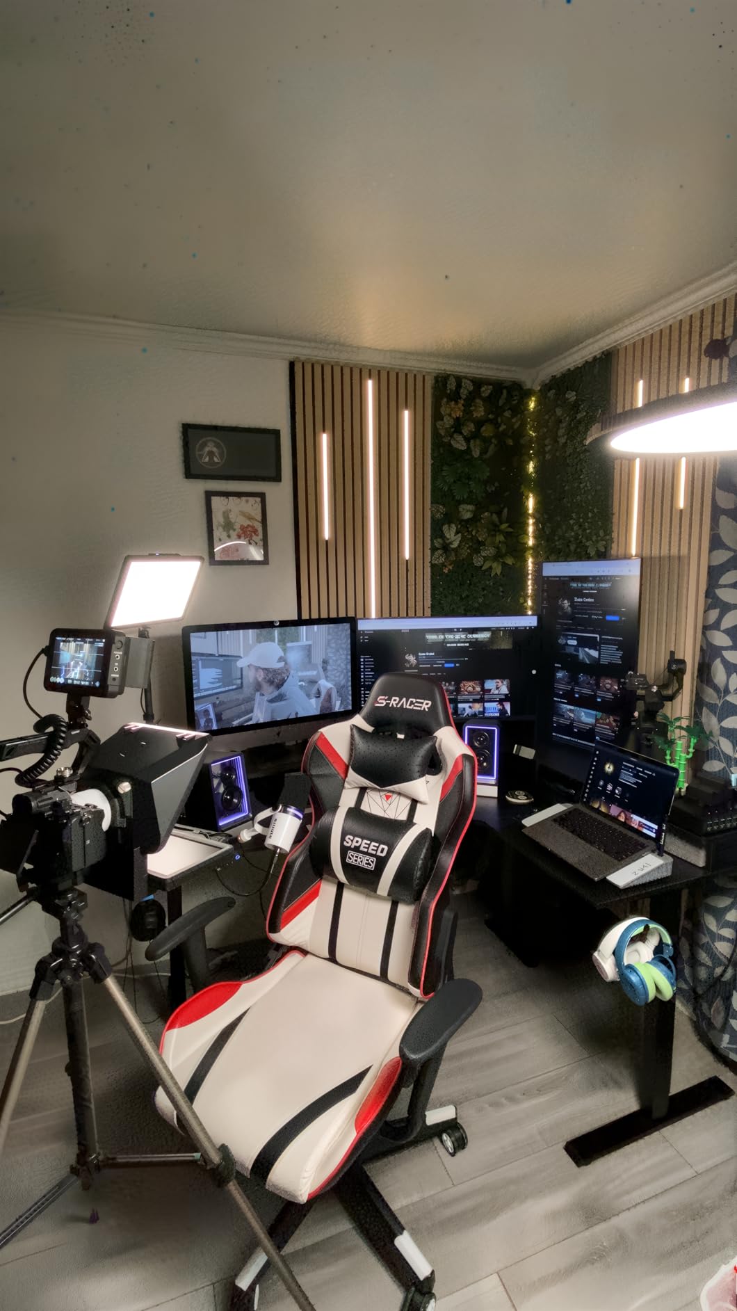 Elgato Prompter - Teleprompter with Built-in Screen for YouTube, Twitch, Zoom, MS Teams and more, Supports DSLR/Webcam/Smartphone, Drag & Drop Monitor Display, Works with Mac/PC & Stream Deck customer photo 2