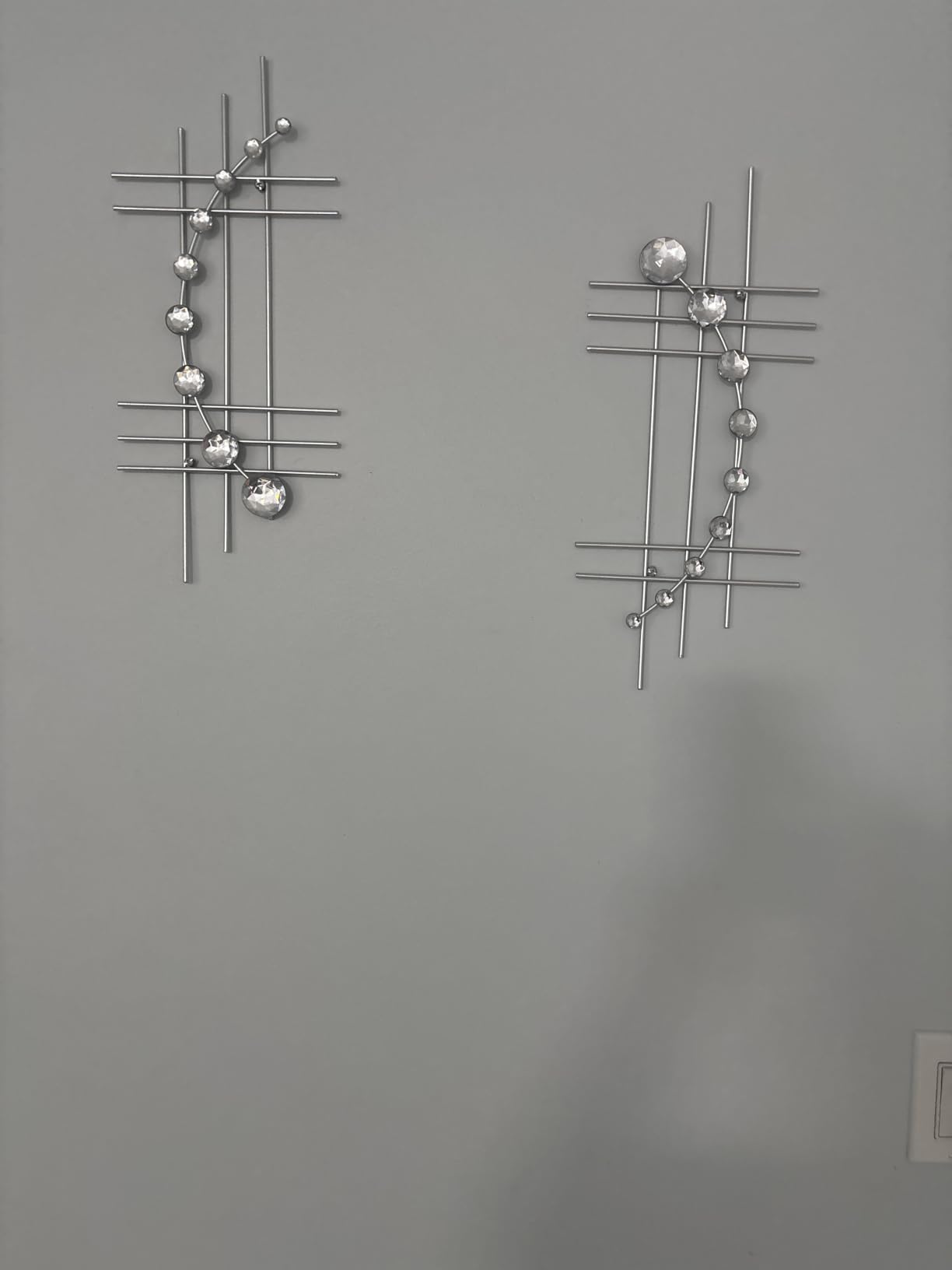 ZEXUIRU 2 Pcs Abstract Metal Art for Wall Decor Living Room Bedroom Bathroom Office Metal Bling Modern Geometric Hanging Vertical Small Iron Sculpture Plaque Pack - Gold 15.7in customer photo 1