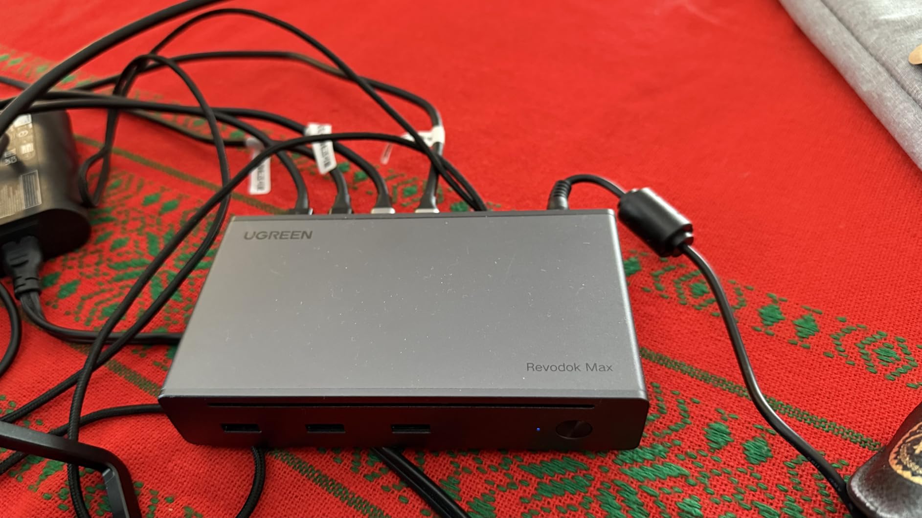 UGREEN 8-in-1 Thunderbolt 4 Docking Station, Dual 4K@60Hz, 3xTBT4, 40Gbps customer photo 2
