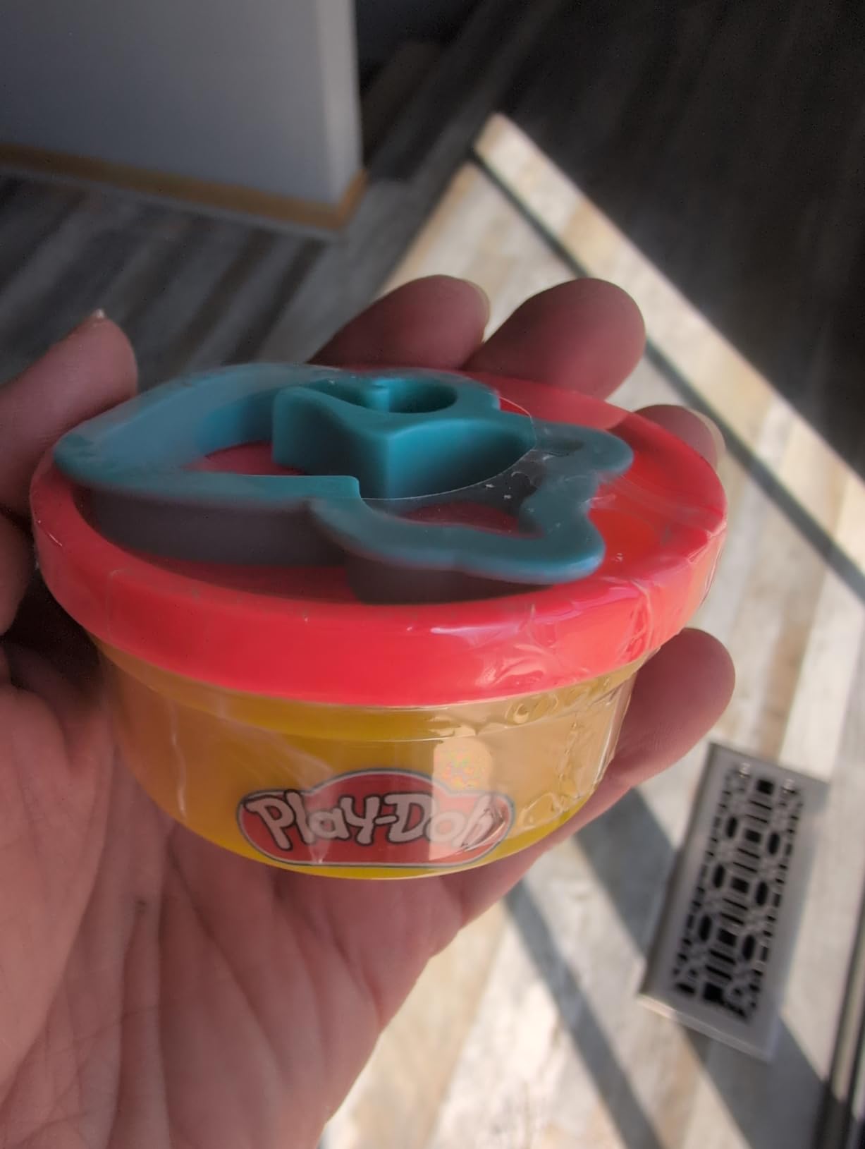 Play-Doh Party Favor Pack, Bulk 24 Pack of Modeling Compound with Cutters, Classroom Supplies for Arts & Crafts, Birthday Gifts & Prize Toys for Kids, Ages 3+ (Amazon Exclusive) customer photo 1