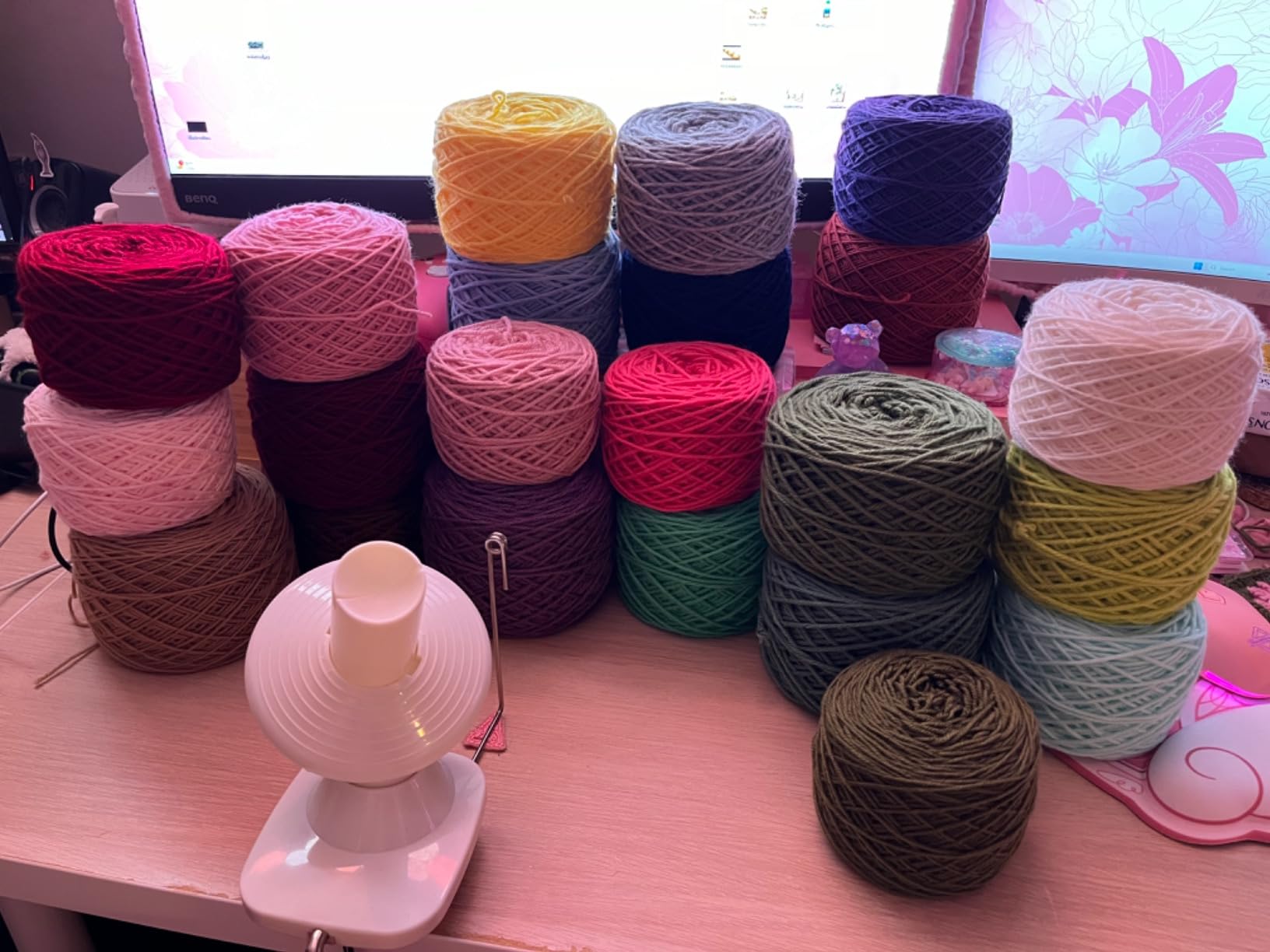 INMAKER Yarn Winder and Swift, Ball Winder and Swift Combo for Crocheting & Knitting, Quick Install Yarn Spinner customer photo 1