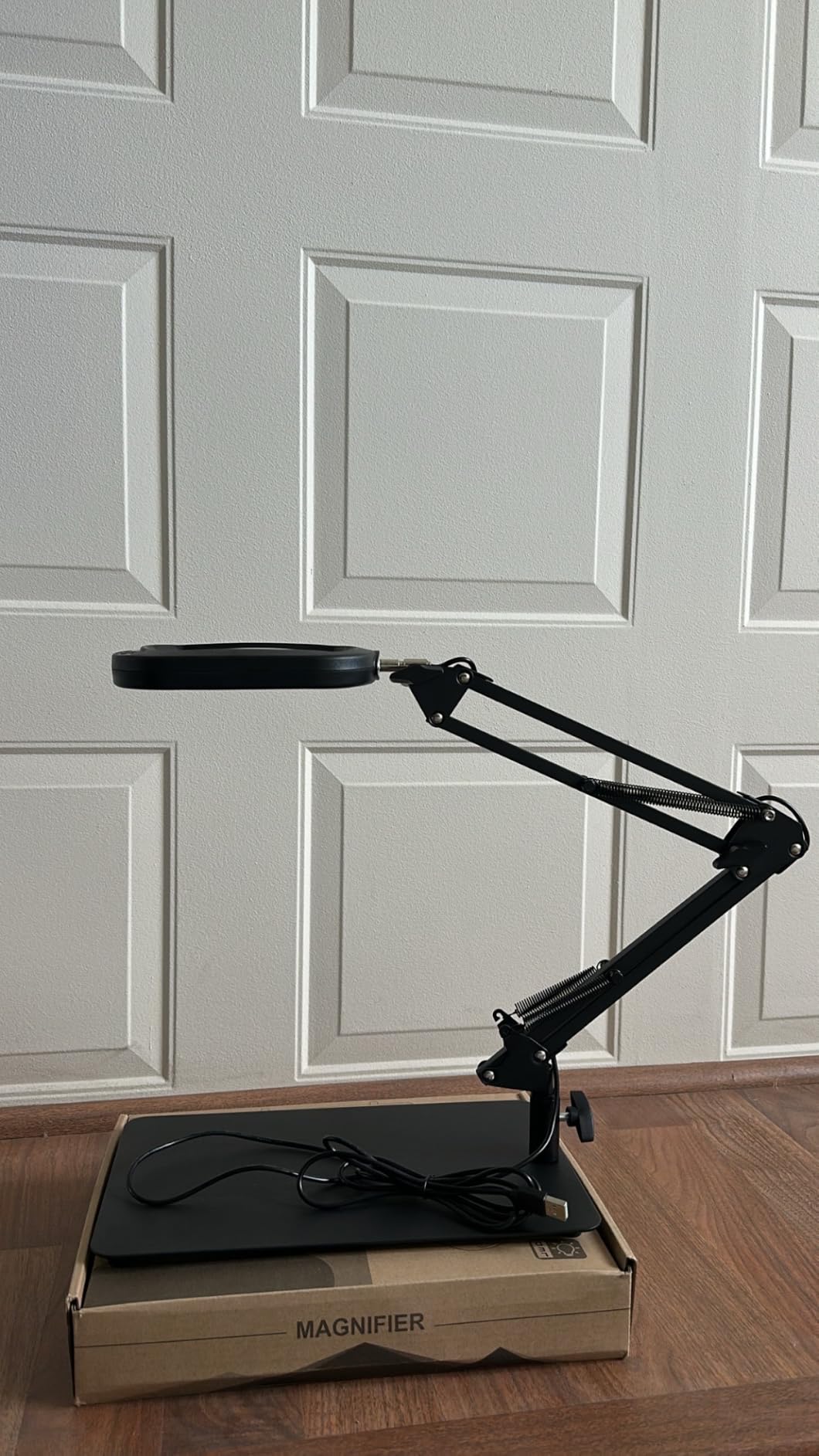 Drdefi 10X Square Magnifying Glass with Light and Stand, Real Glass LED Lighted Magnifier, 5 Color Modes Stepless Dimmable, Hands-Free Mag Desk Lamp with Clamp for Reading Craft Hobby Close Work Black customer photo 1