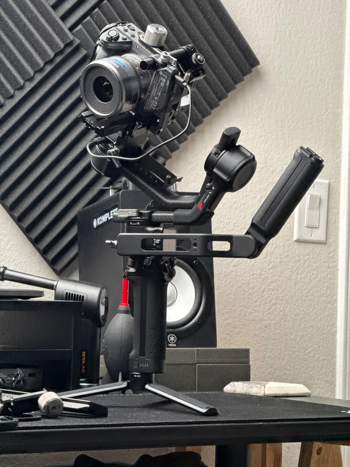 DJI RS 4 Pro, 3-Axis Gimbal stabilizer for Camera for DSLR & Cinema Camera Stabilizer Canon/Sony/Panasonic/Nikon/Fujifilm, 2nd-Gen Native Vertical Shooting, 4.5kg (10lbs) Payload, Camera Gimbal customer photo 1