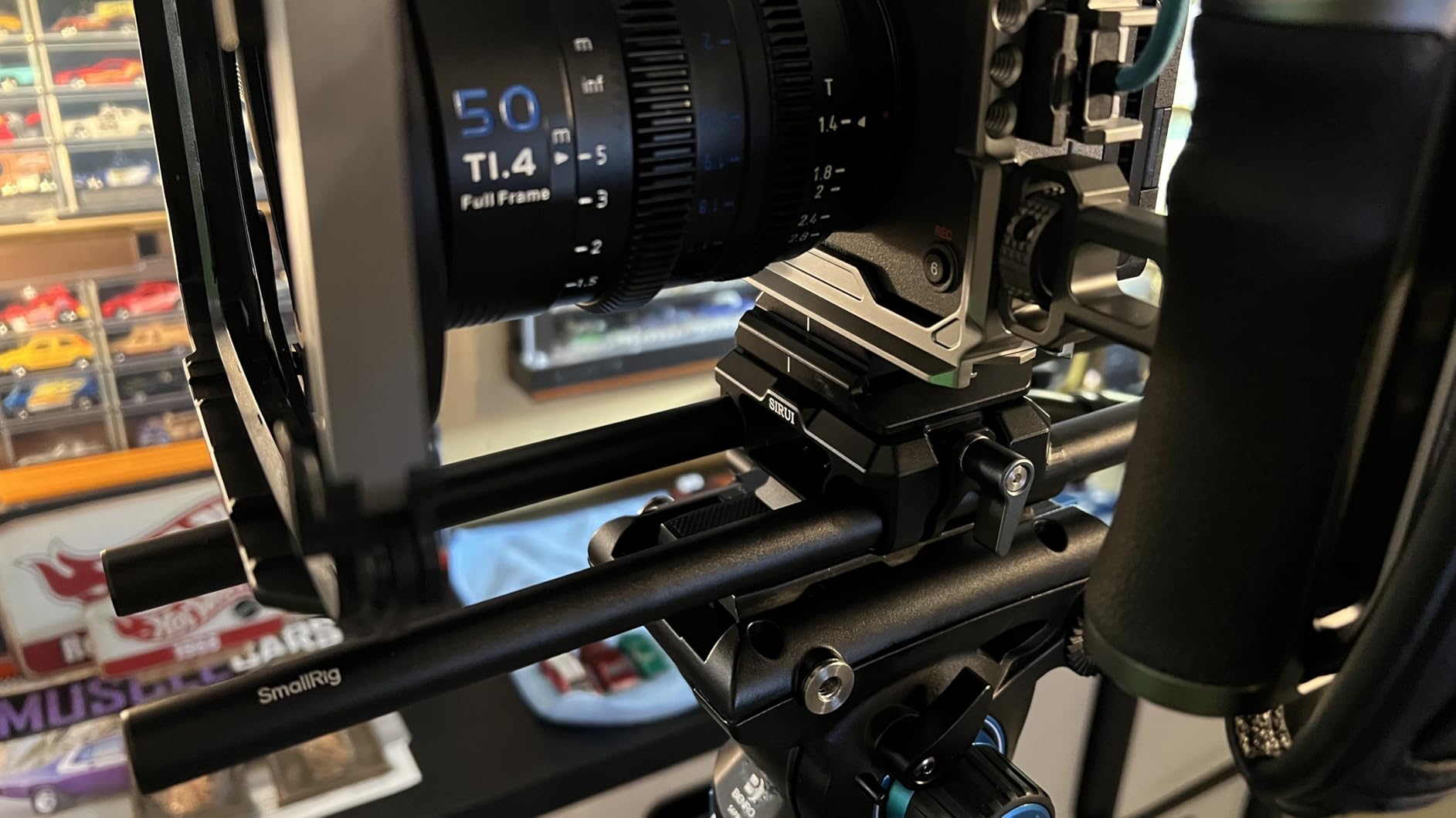 Sirui 15mm Rail Support System with Quick Release Plate, Camera Baseplate with Dual 15mm Rod Clamps for Tripod, Shoulder Rig, Follow Focus, AM-QA-LR customer photo 1