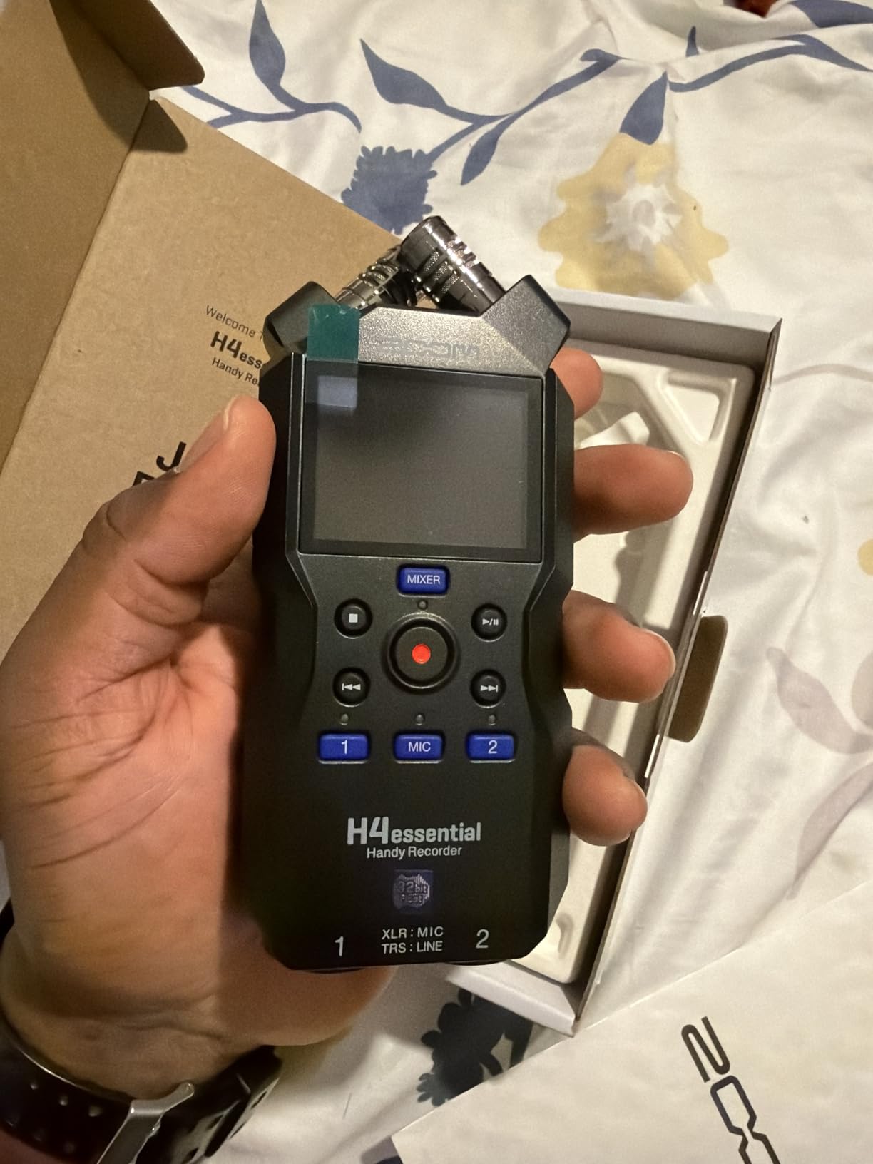 Zoom H4 Essential Handheld Recorder for Musicians, Podcasters & Filmmakers with Stereo Microphones, 2 XLR/TRS Inputs, 4 Tracks of 32-Bit Float Recording, & USB Audio Interface customer photo 1