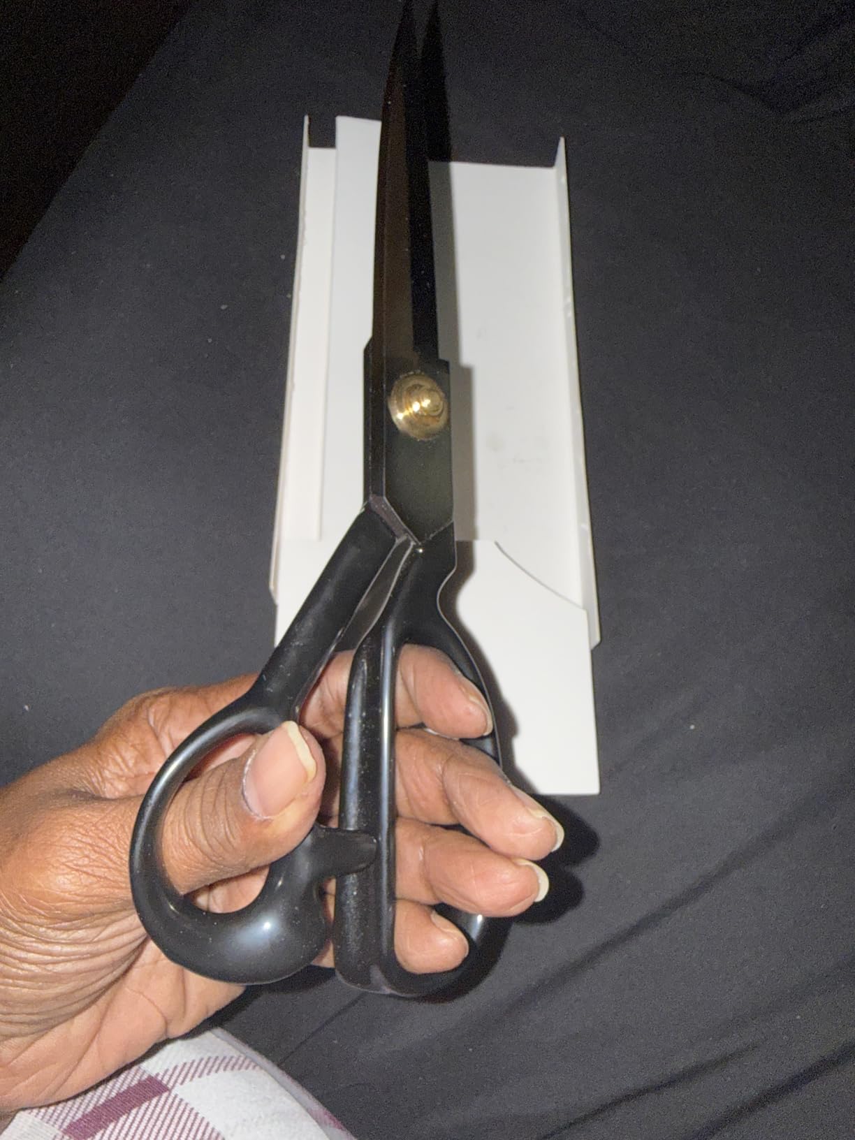 Fabric Scissors, 10 Inch SK5-High Carbon Steel Heavy Duty Tailor Shears Made in Solingen Germany, with Measuring Tape, Tailor Chalk, Seam Ripper & Wrench for Sewing, Quilting & DIY Crafts customer photo 2