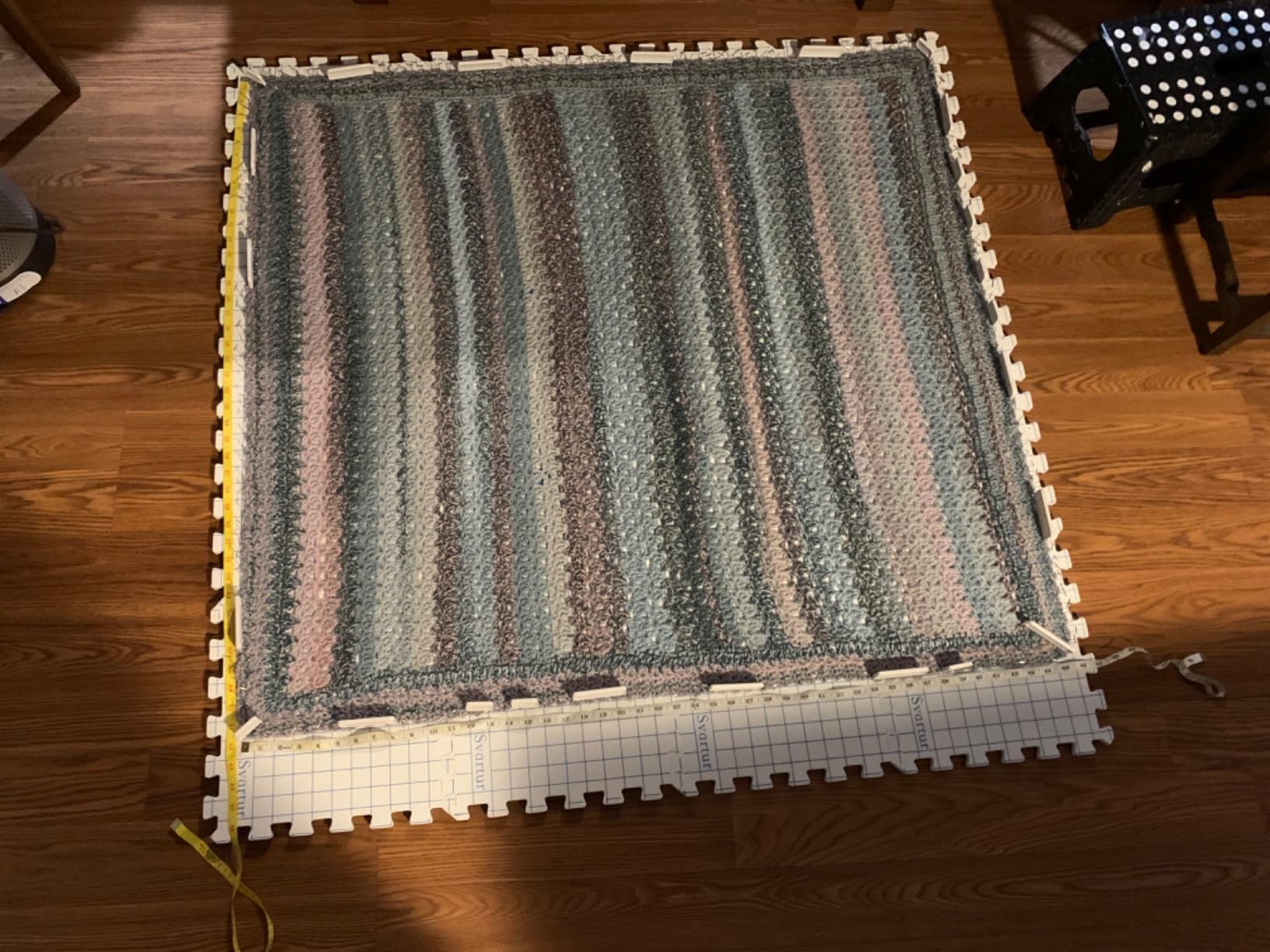 Svartur Interlocking Blocking Mat for Knitting and Crochet Projects, 9 Pack Knitting Blocking Mats with Blocking Comb Pins, T-pins, Crochet Blocking Board, Knitting Mat with Grid Line, Storage Bag customer photo 1