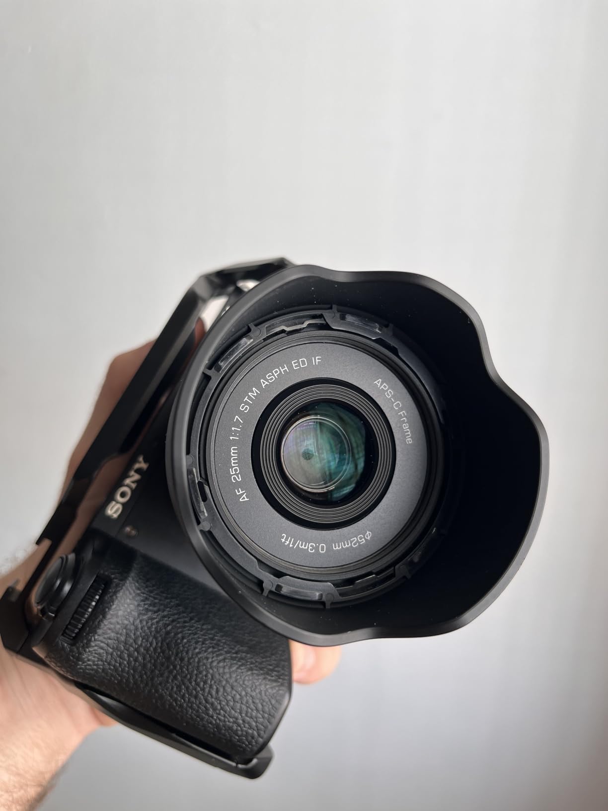VILTROX AF 13mm F1.4 E Mount Lens, f/1.4 Large Aperture Ultra Wide Angle Autofocus APS-C Prime Lens for Sony E-Mount a7IV a7CII a7RV a7S III ZV-E10 II ZV-E10 a6700 a6400 a7iii a9 ZVE1 A1 customer photo 2