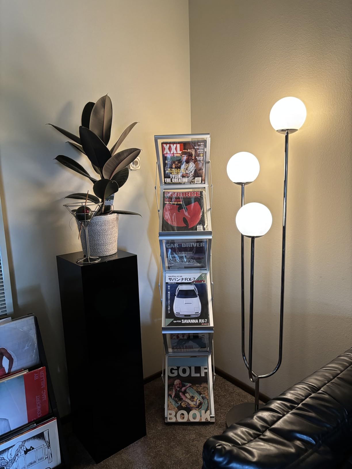 VEVOR Foldable Magazine Display Rack, 4-Tier Brochure Literature Display Stand, Portable Catalog Brochure Holder Stand with Carrying Bag for Office Trade Show Exhibitions, 4 Pockets customer photo 1