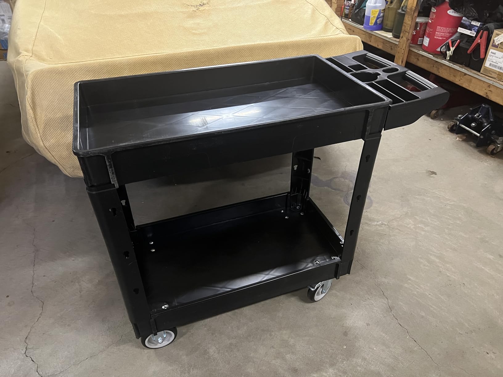 VEVOR Utility Service Cart, 2 Shelf 550LBS Heavy Duty Plastic Rolling Utility Cart, 360 Swivel Wheels for Warehouse Garage customer photo 1