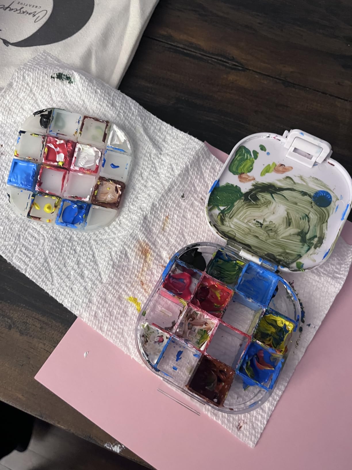Airtight Watercolor Palette with Lid - Set of 5 Paint Brush Holder Cup with Paint Palette | Acrylic Paint Palette | Paint Brush Cleaner Cup | Painting Accessories | Painting Palette Gifts for Artists customer photo 1