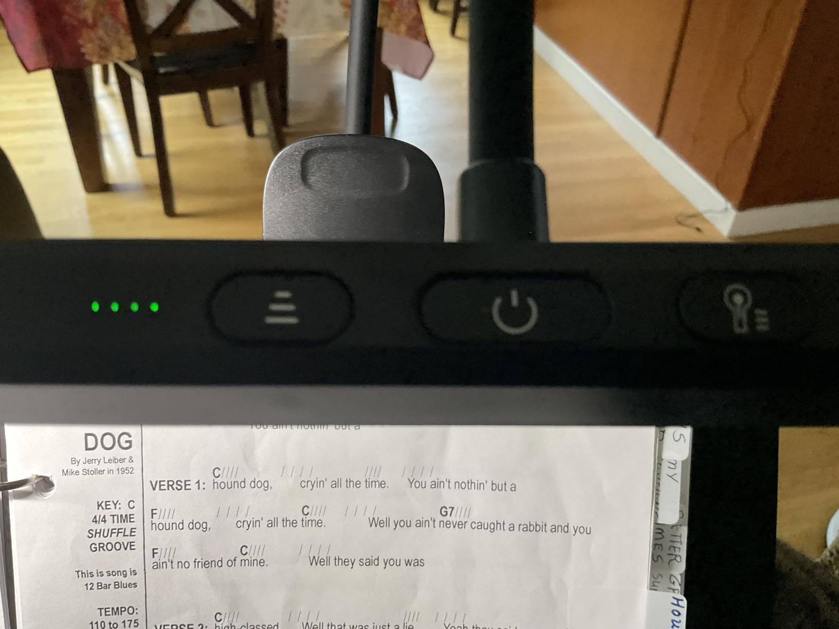 Glocusent 81 LED Music Stand Light, Super Bright & Eye Caring, 3 Color & 5 Brightness Piano Lamp with Shield, Rechargeable Long Lasting to 150-Hr customer photo 1