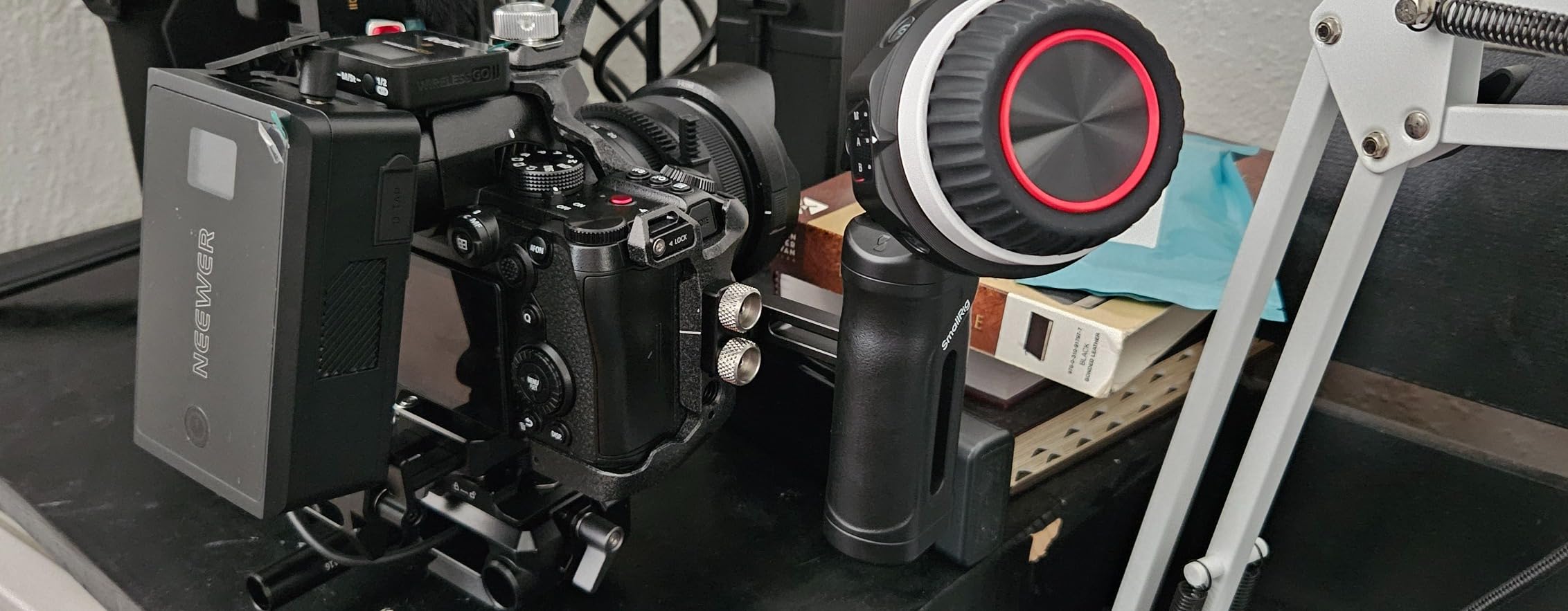 SmallRig Wireless Follow Focus Kit (Lite) with Handwheel Controller & Receiver Motor, A/B Stops & 15mm Rod Clamp, Compact Design - 4296 customer photo 2