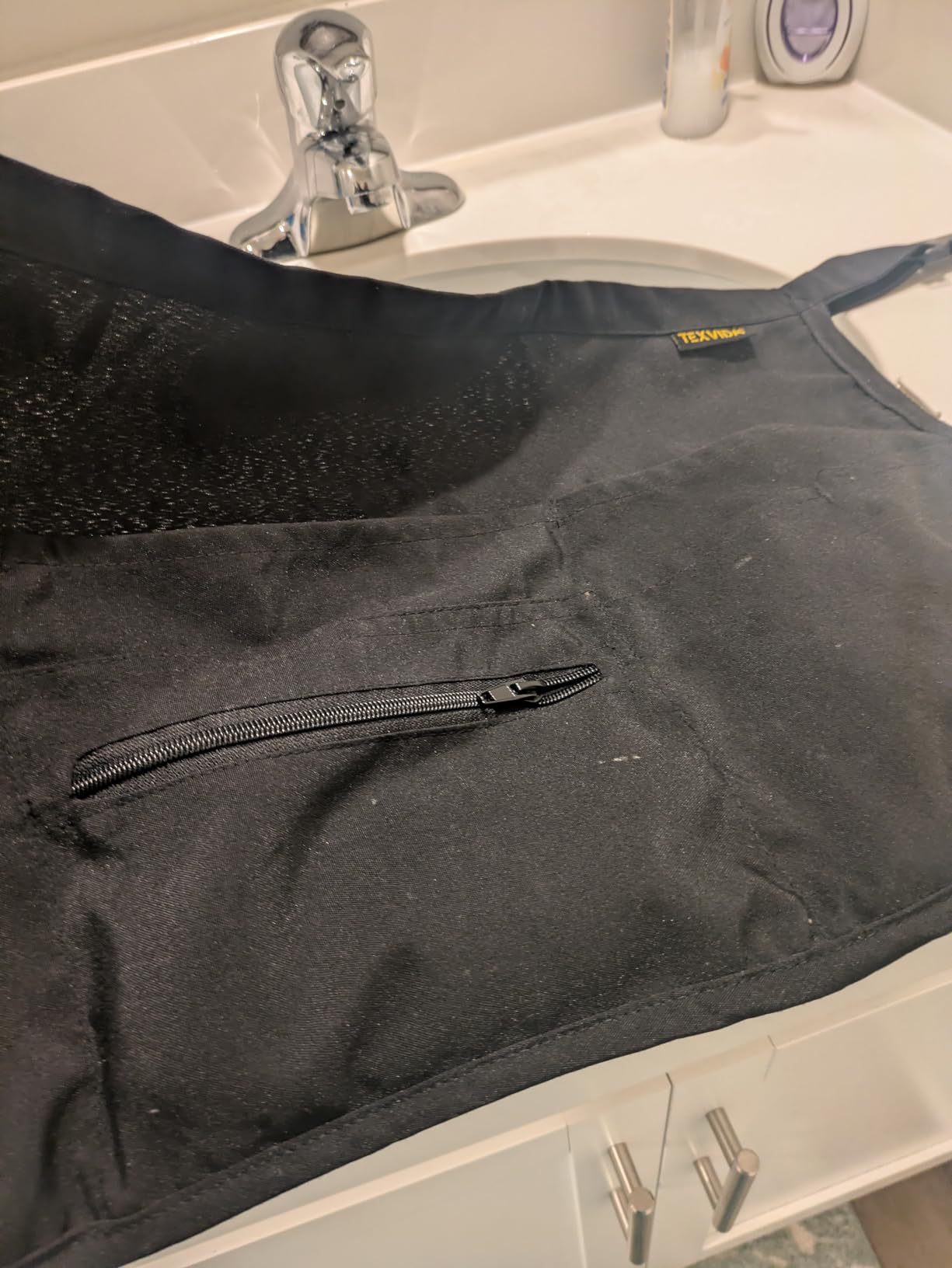 7 Pockets Server Apron with Buckle Closure & Zippered Money Pouch - Stain Resistant, Black Waitress Apron customer photo 1