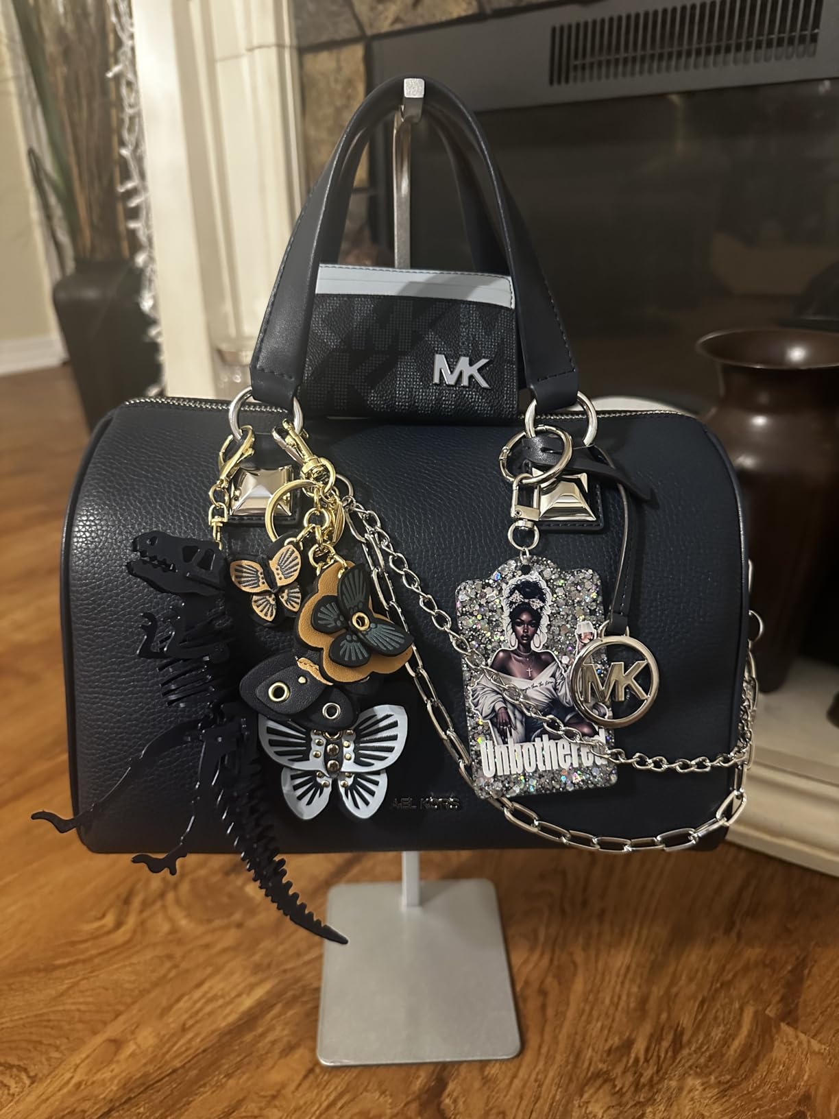 Purse Display Stand, Height-Adjustable Tabletop Handbag Holder, Multi-Use Display Rack and Banner Stand for Happy Birthday Banners, Lanterns and Wreaths, for Home, Retail and Party Use, Black customer photo 1