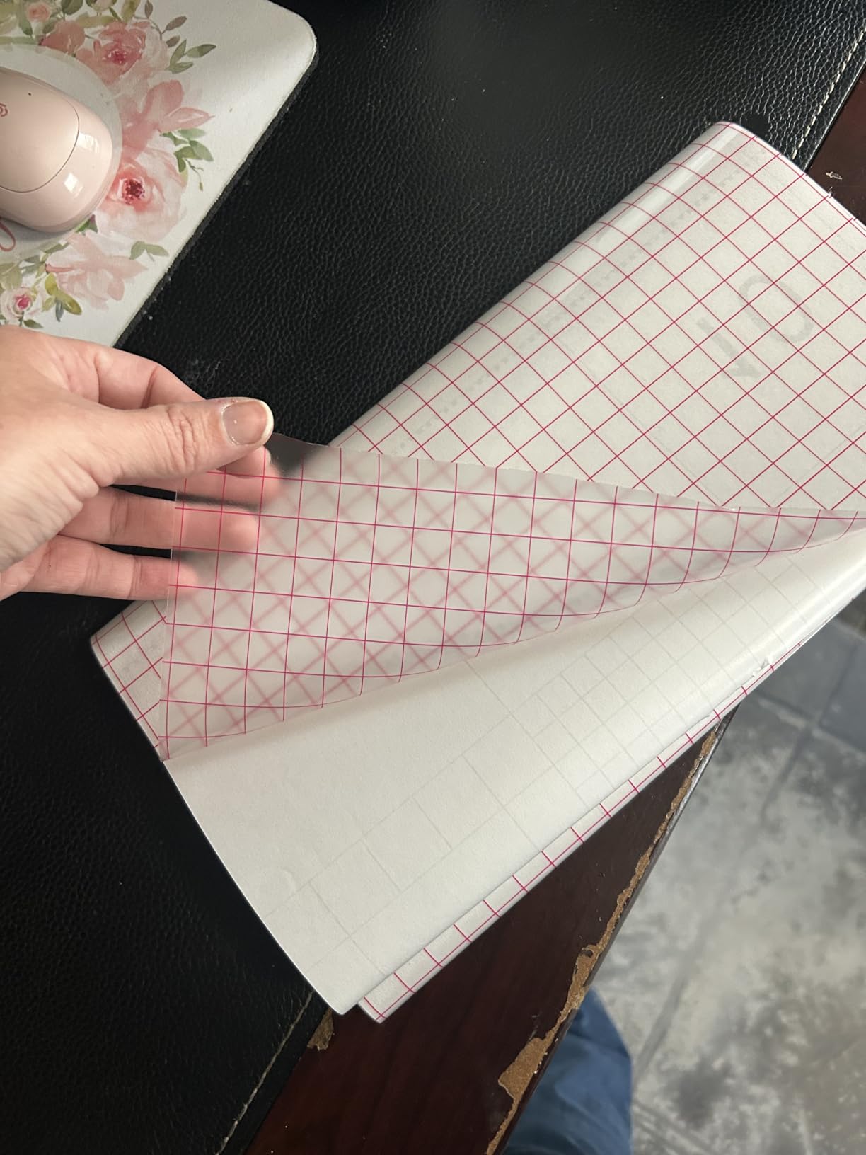 MAQIHAN Transfer Tape for Vinyl - 12 in x 16.4 FT Premium Vinyl Transfer Paper with Red Grid Application Low Tack Tape for Signs, Stickers, Decals, Letters customer photo 2
