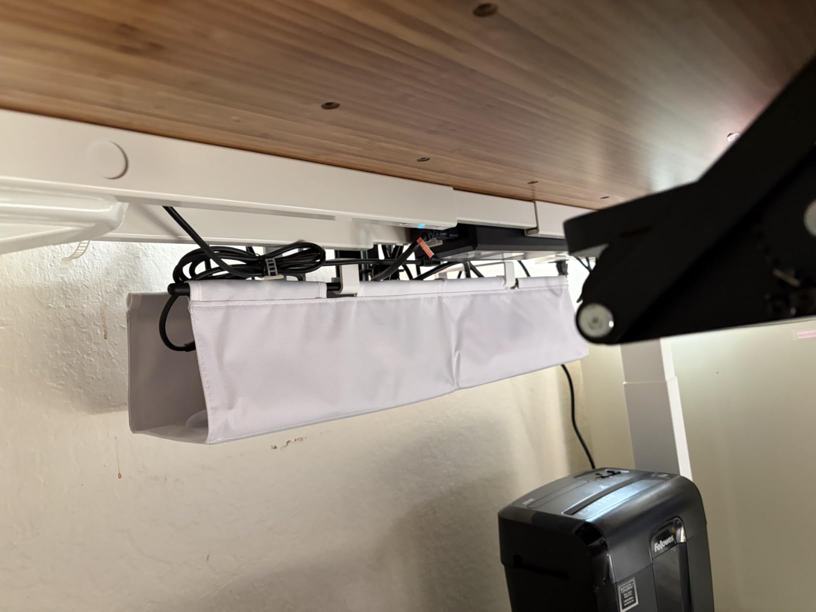 Univivi No Drill Under Desk Cable Management Tray, 36 inch Cable Management customer photo 1