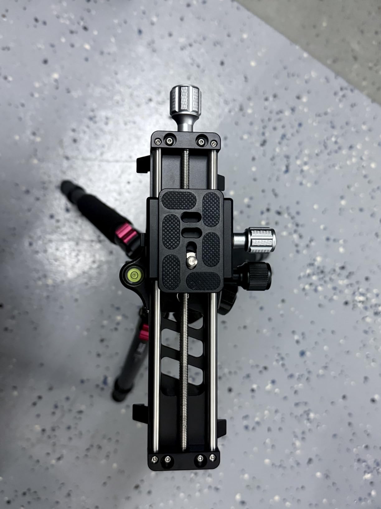 NEEWER 140mm Macro Focusing Rail Slider with 360 Degree Rotation, 4 Directional Locking, Retractable Feet, Acra Type QR Plate, 1/4