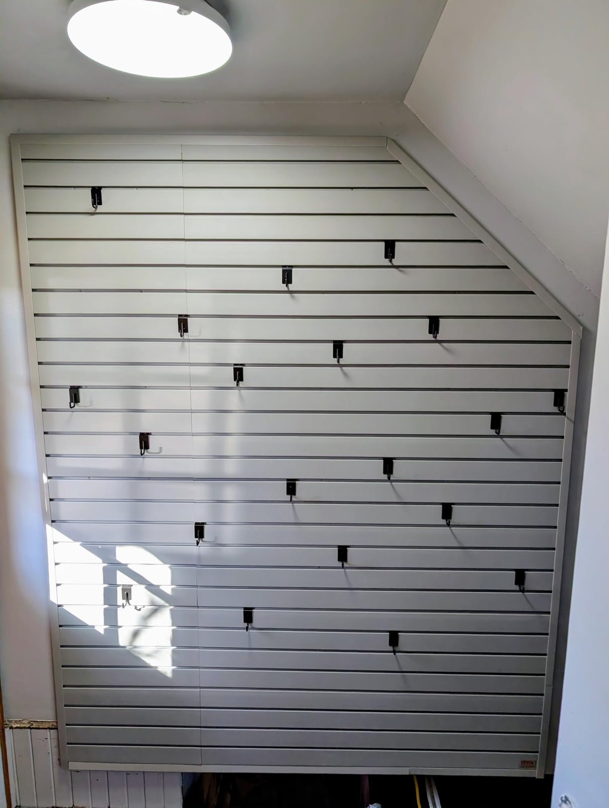 VEVOR Slat Wall Paneling, 8 x 4 ft, PVC Garage Slatwall with Accessories, White Slat Wall Easy-to-Install Adjustable Slatwall Panel with Coupling Structure & DIY Cutting, Fits for Storage & Display customer photo 1