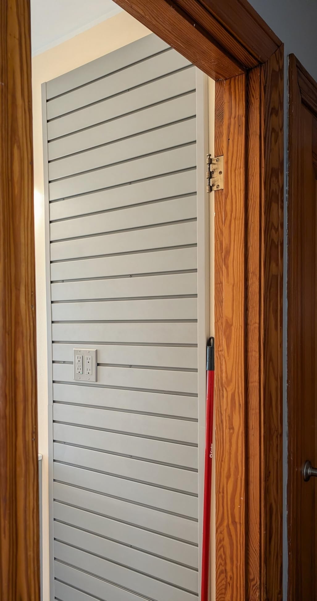 VEVOR Slat Wall Paneling, 8 x 4 ft, PVC Garage Slatwall with Accessories, White Slat Wall Easy-to-Install Adjustable Slatwall Panel with Coupling Structure & DIY Cutting, Fits for Storage & Display customer photo 2