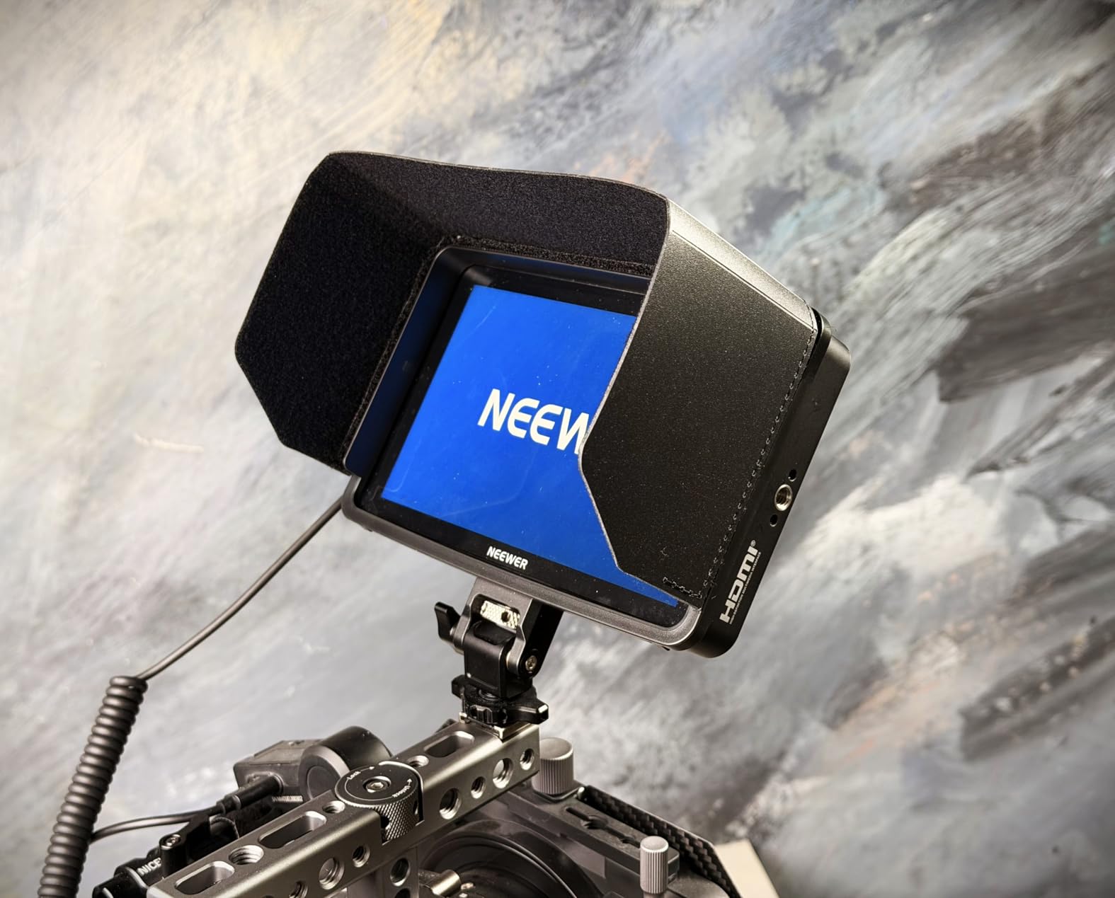 NEEWER Monitor Sunshade Hood for NEEWER F700 Camera Field Monitor, Three Side Sun Hood & Formfitting Frame, Easy Button Access, Hook & Loop Attached, MA007 customer photo 2