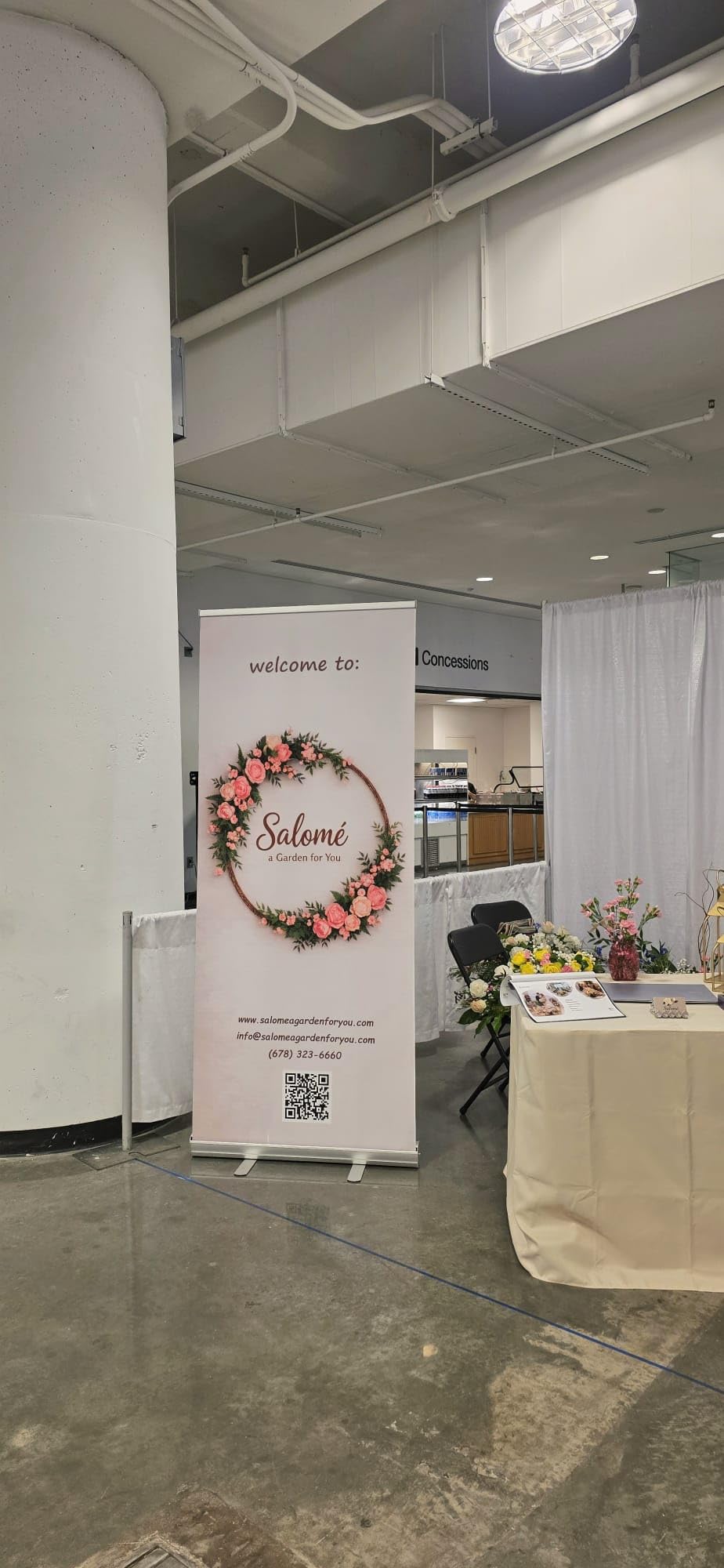 Anley 39 x 81 IN Retractable Roll-Up Banner Stand with Carrying Bag - Portable Aluminum Display Stand for Trade Shows, Exhibitions, Events, Presentations, Advertising (Banner Not Included) customer photo 1