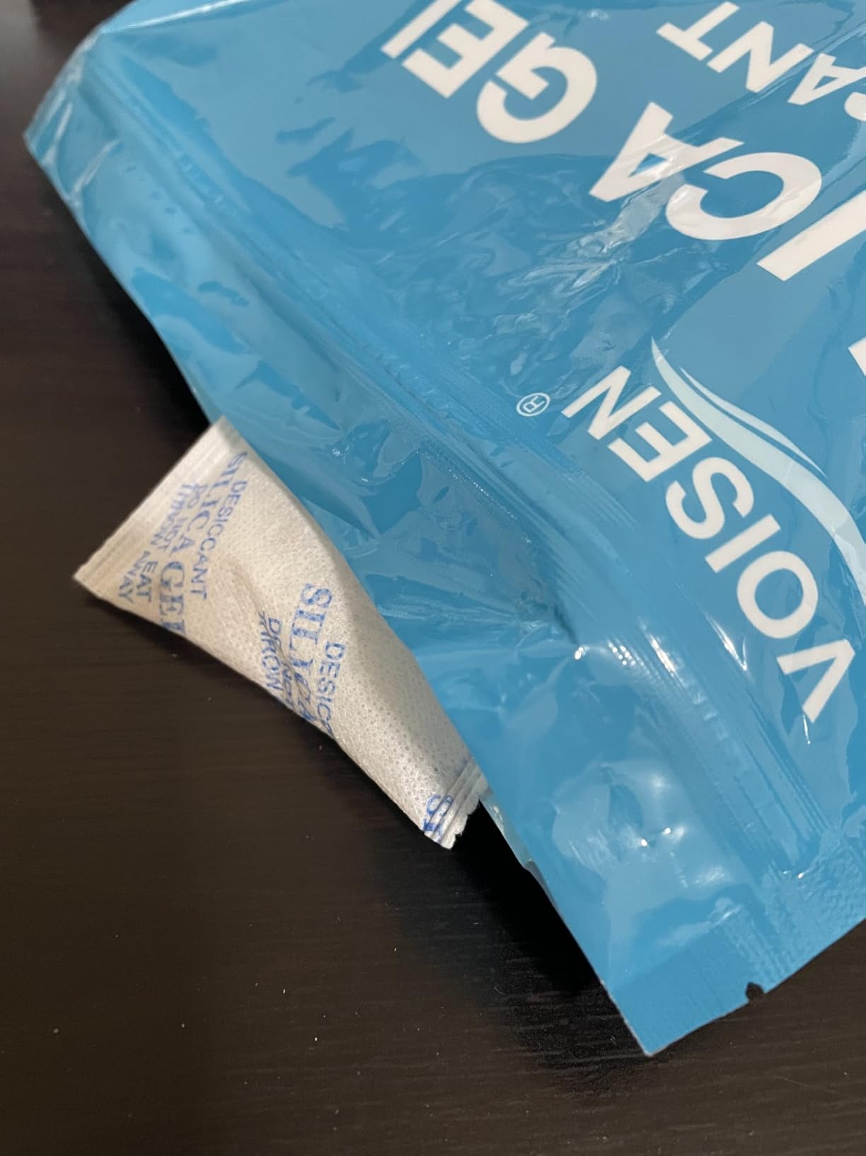 VOISEN 20 Gram 100 Pcs Color-Indicating Silica Gel Packets, Premium Food Grade Desiccant customer photo 1