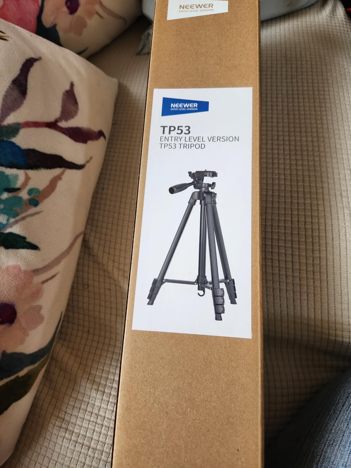 NEEWER Entry Level Version Tripod for Cell Phone & Camera, Metal Lightweight Portable Travel Stand with Cold Shoe Cellphone Holder Mount Compatible with iPhone for Video Recording Filming, TP53 customer photo 1