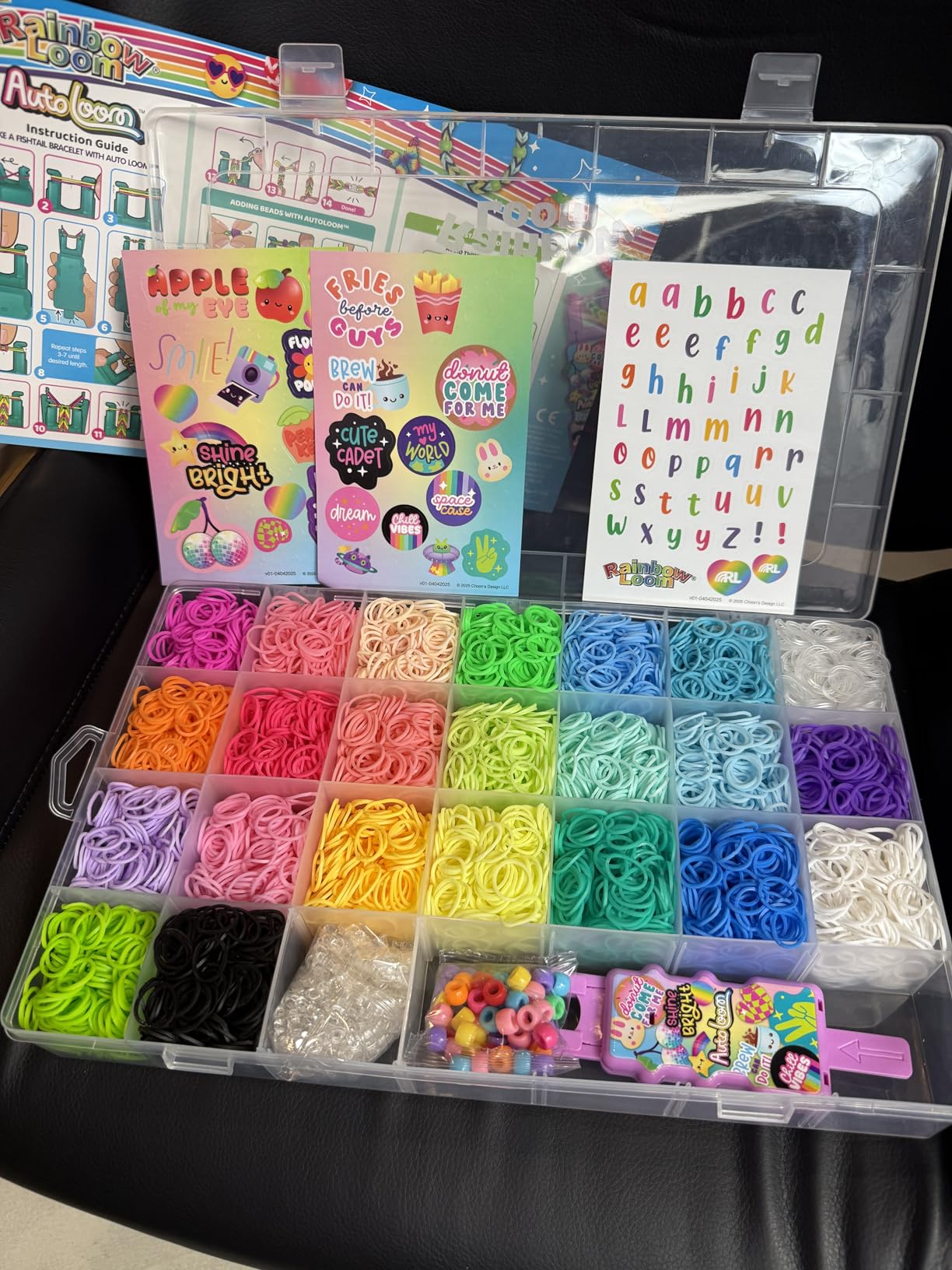Rainbow Loom: 9,000 Bands AutoLoom Creation Case with 50 Beads & 3 Sticker Sheets - DIY Bracelet & Jewelry Making Kit for Kids 7+ customer photo 2