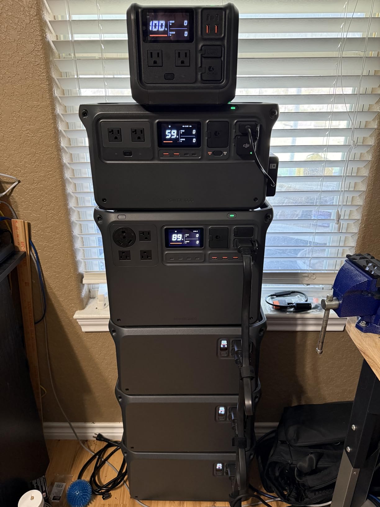 DJI Power 2000 Portable Power Station, 2048Wh LFP Battery, Compact Size, 3000W Stable Output, 0-80% Recharge in 55 Mins customer photo 2