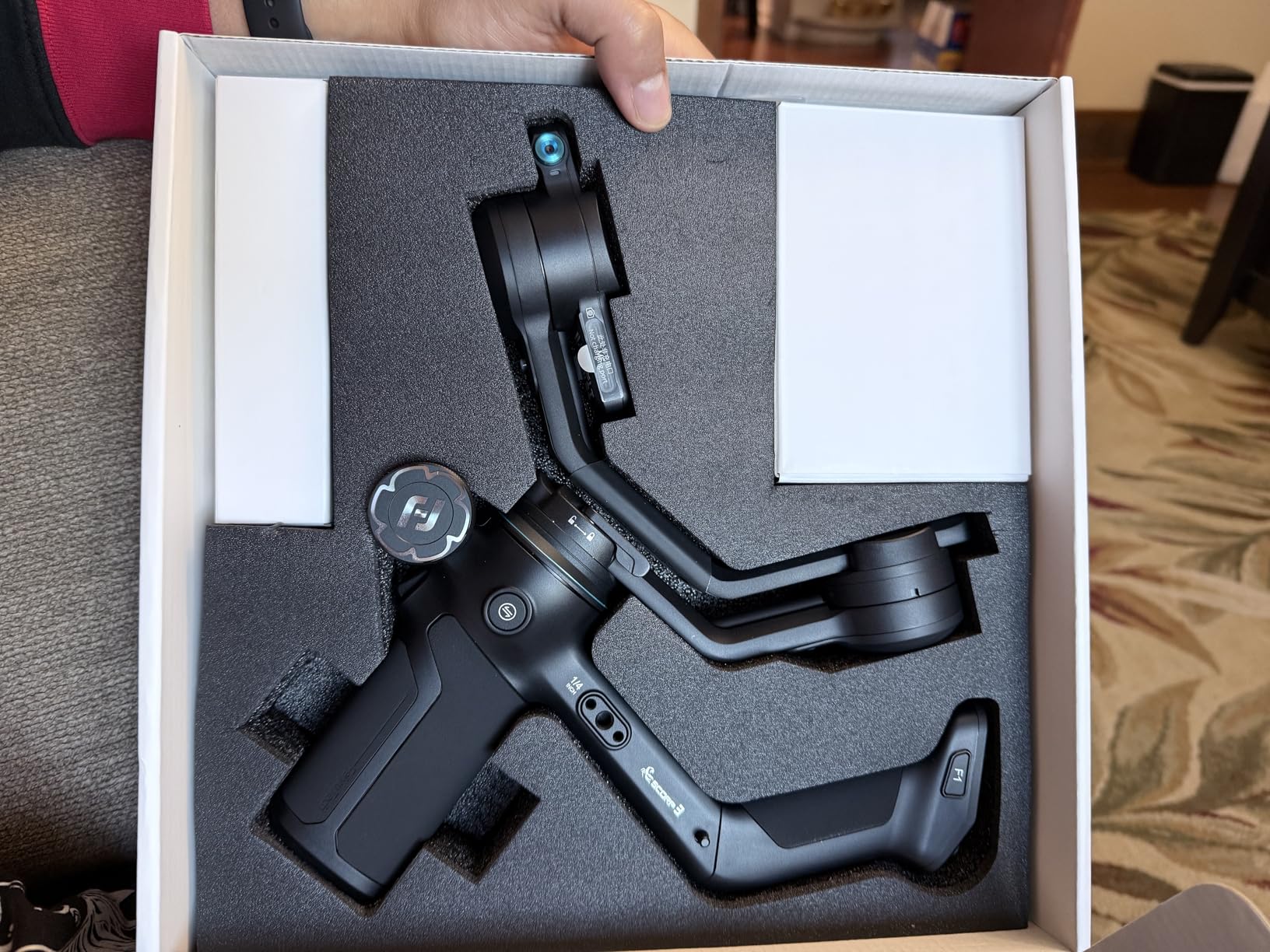 FeiyuTech SCORP 3 Gimbal Stabilizer for Camera, Built-in AI Tracking Sensor & Detachable Remote Control, 3.5KG Payload Camera Stabilizer with Touch Screen, Vertical Shooting customer photo 1