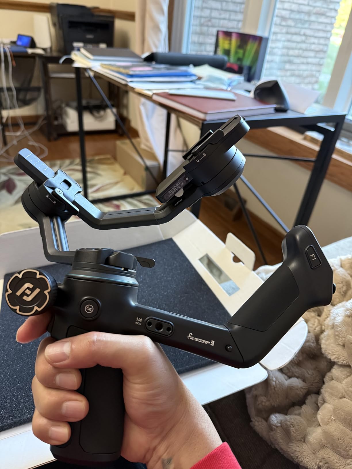 FeiyuTech SCORP 3 Gimbal Stabilizer for Camera, Built-in AI Tracking Sensor & Detachable Remote Control, 3.5KG Payload Camera Stabilizer with Touch Screen, Vertical Shooting customer photo 2