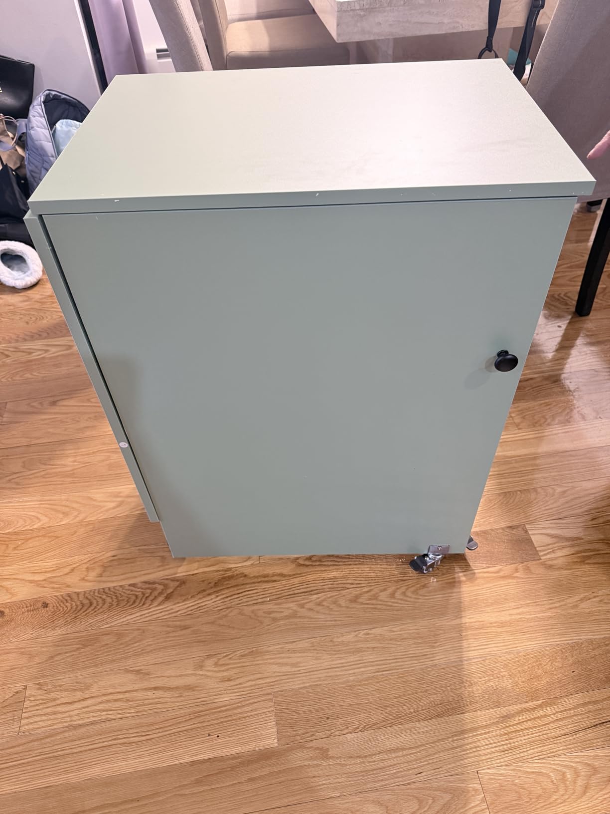 Giantex Folding Sewing Table with Charging Station, Rolling Craft Table with Storage Trays & Shelf, Foldable Sewing Machine Cabinet Desk with Lockable Wheels for Small Spaces (White & Natural) customer photo 2